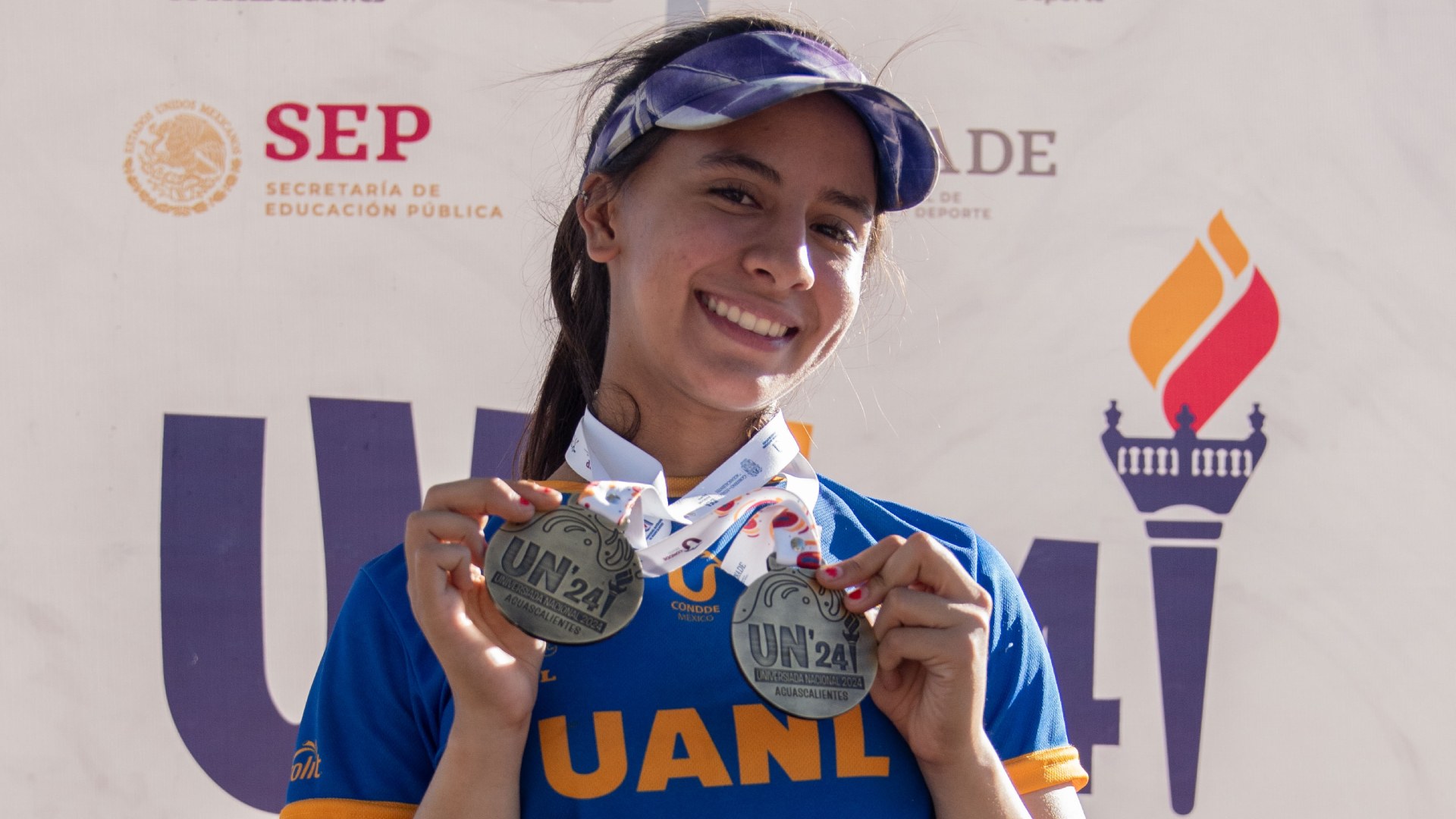 Logran arqueras de UANL medalla de oro en equipo femenil