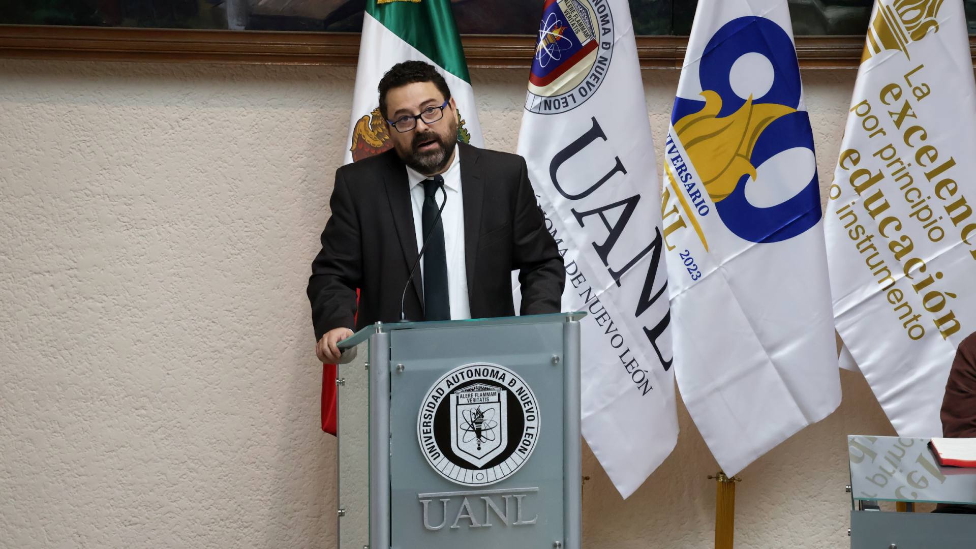 Celebran con poesía Día Internacional del Libro