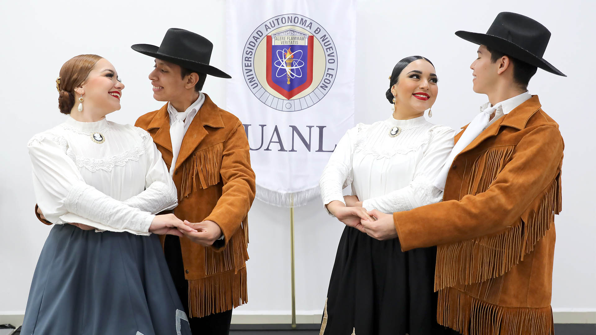 Lleva UANL folklor mexicano a Europa