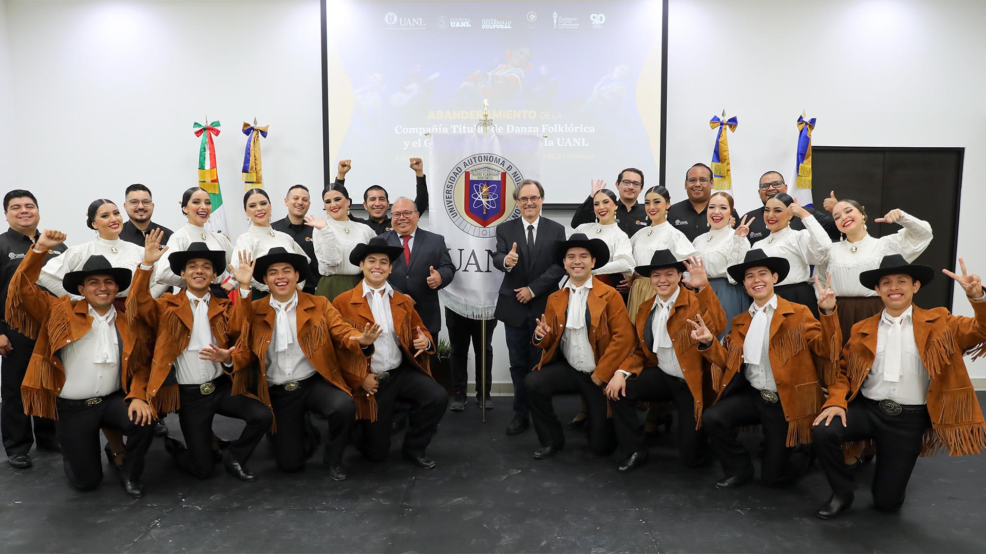 Lleva UANL folklor mexicano a Europa