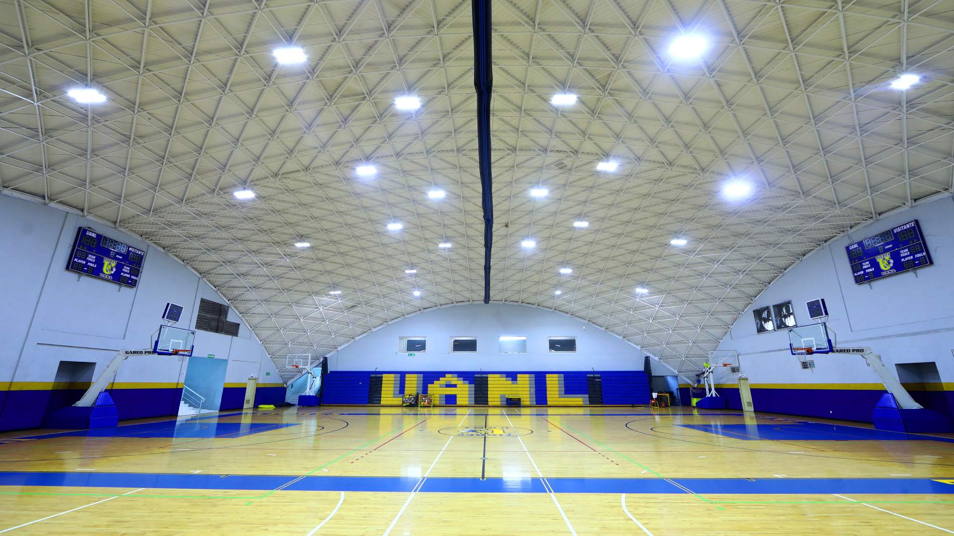 Vive gimnasio Luis E. Todd glorias deportivas de la Universidad