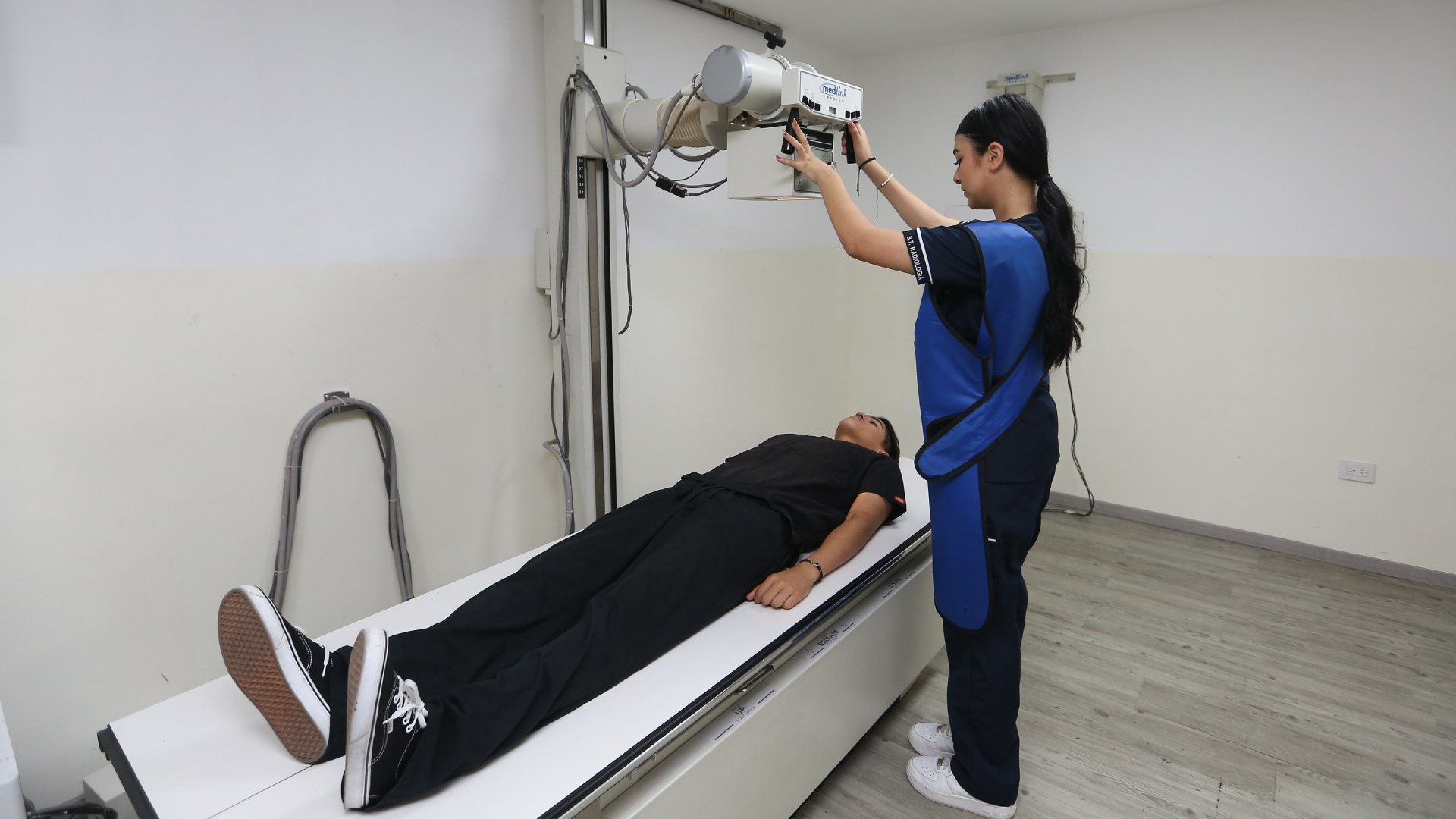 Cumple UANL 50 años capacitando a técnicos en el área de la salud