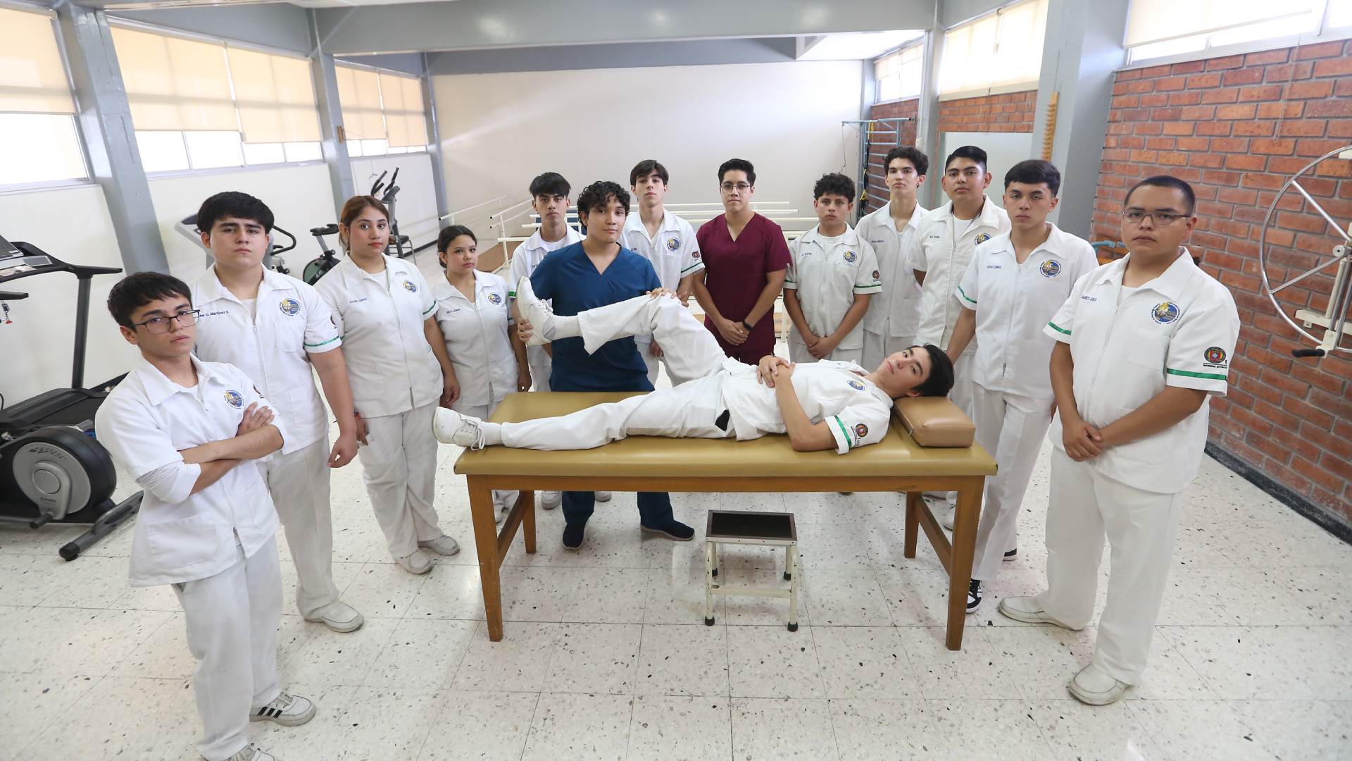 Cumple UANL 50 años capacitando a técnicos en el área de la salud