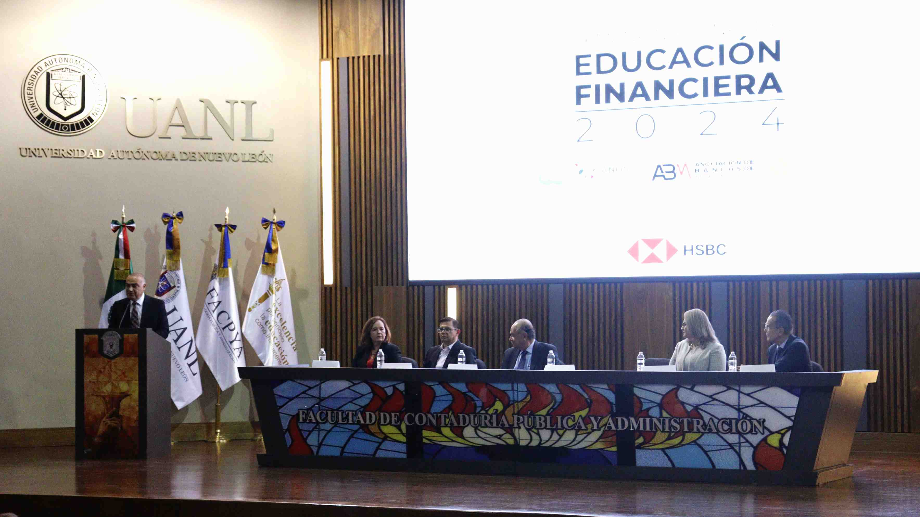 Incentiva FACPYA salud financiera de alumnos