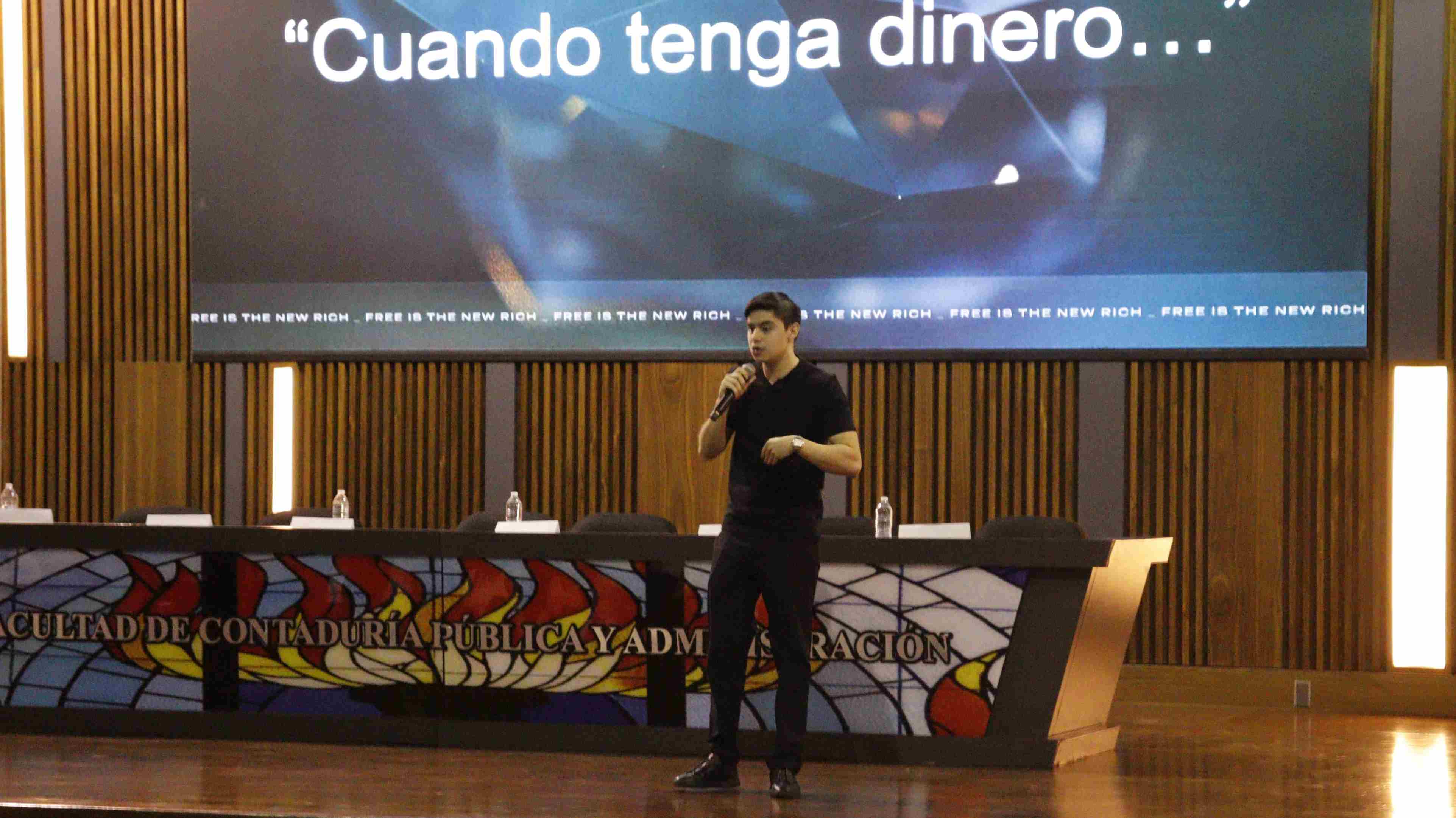 Incentiva FACPYA salud financiera de alumnos