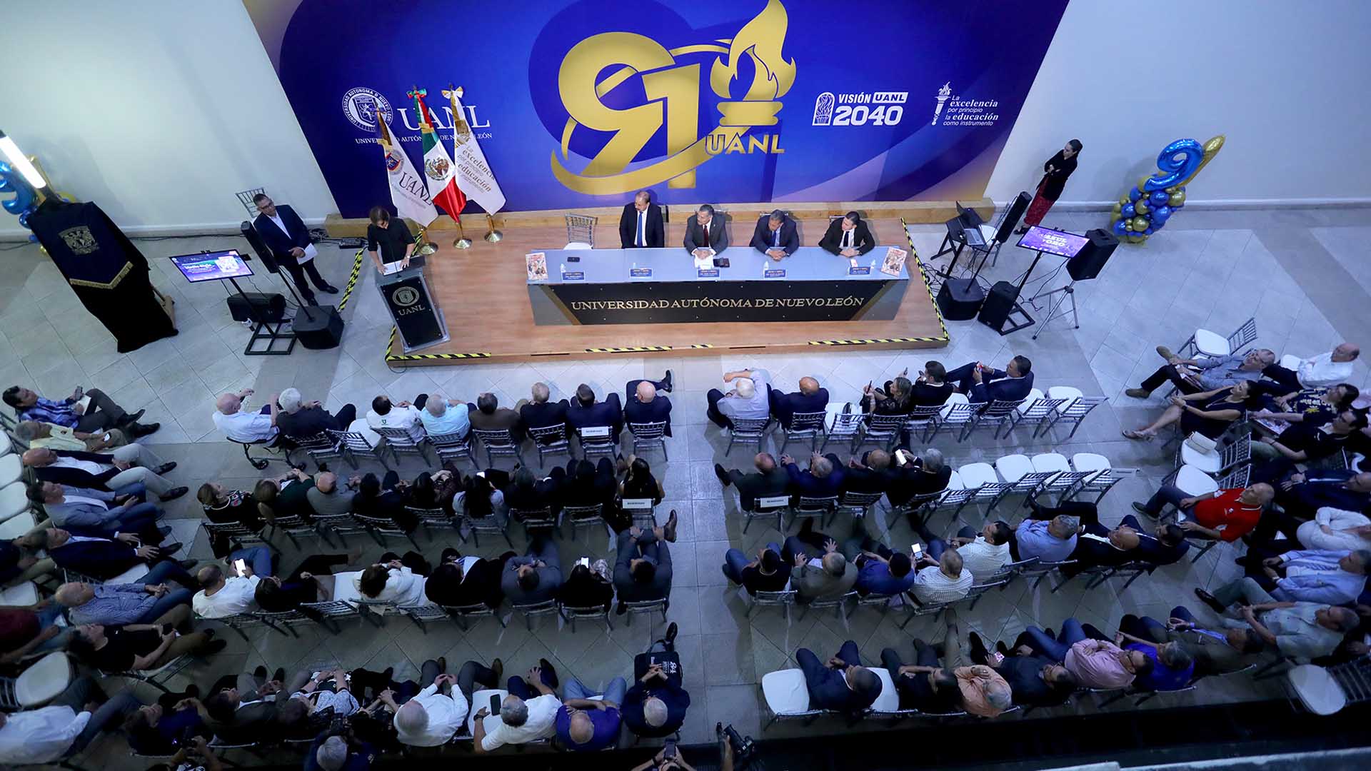 Presenta UANL historia del futbol americano en México
