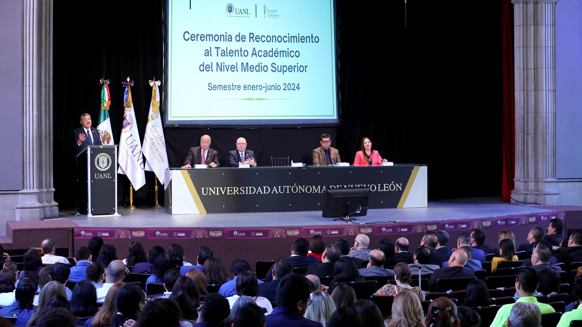 Reconoce UANL talento académico del nivel medio superior