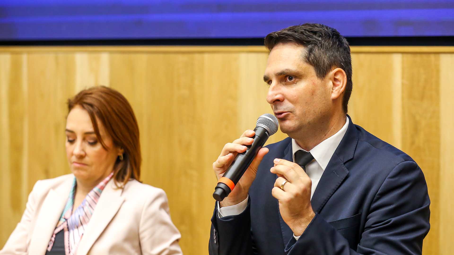 Se une UANL con ITESM y Gobierno del estado en cumbre de negocios