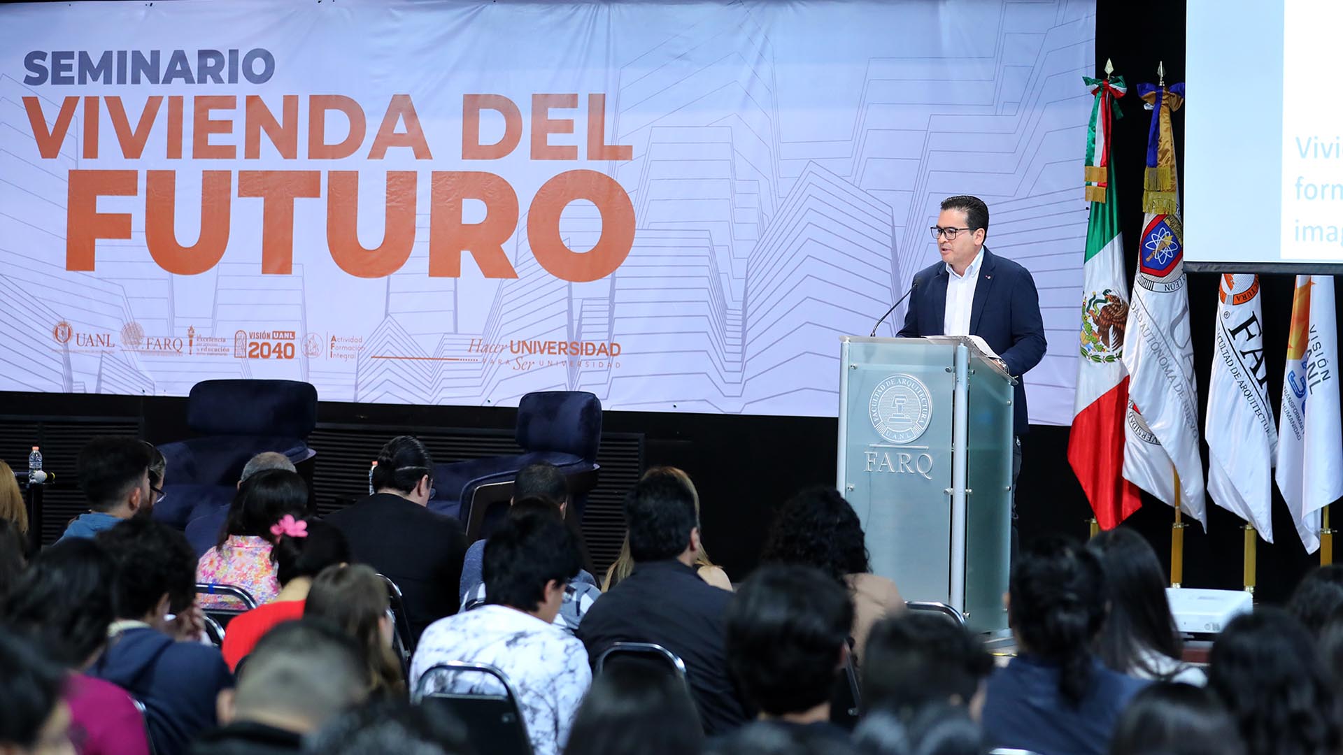 Proyectan en seminario la vivienda del futuro en NL
