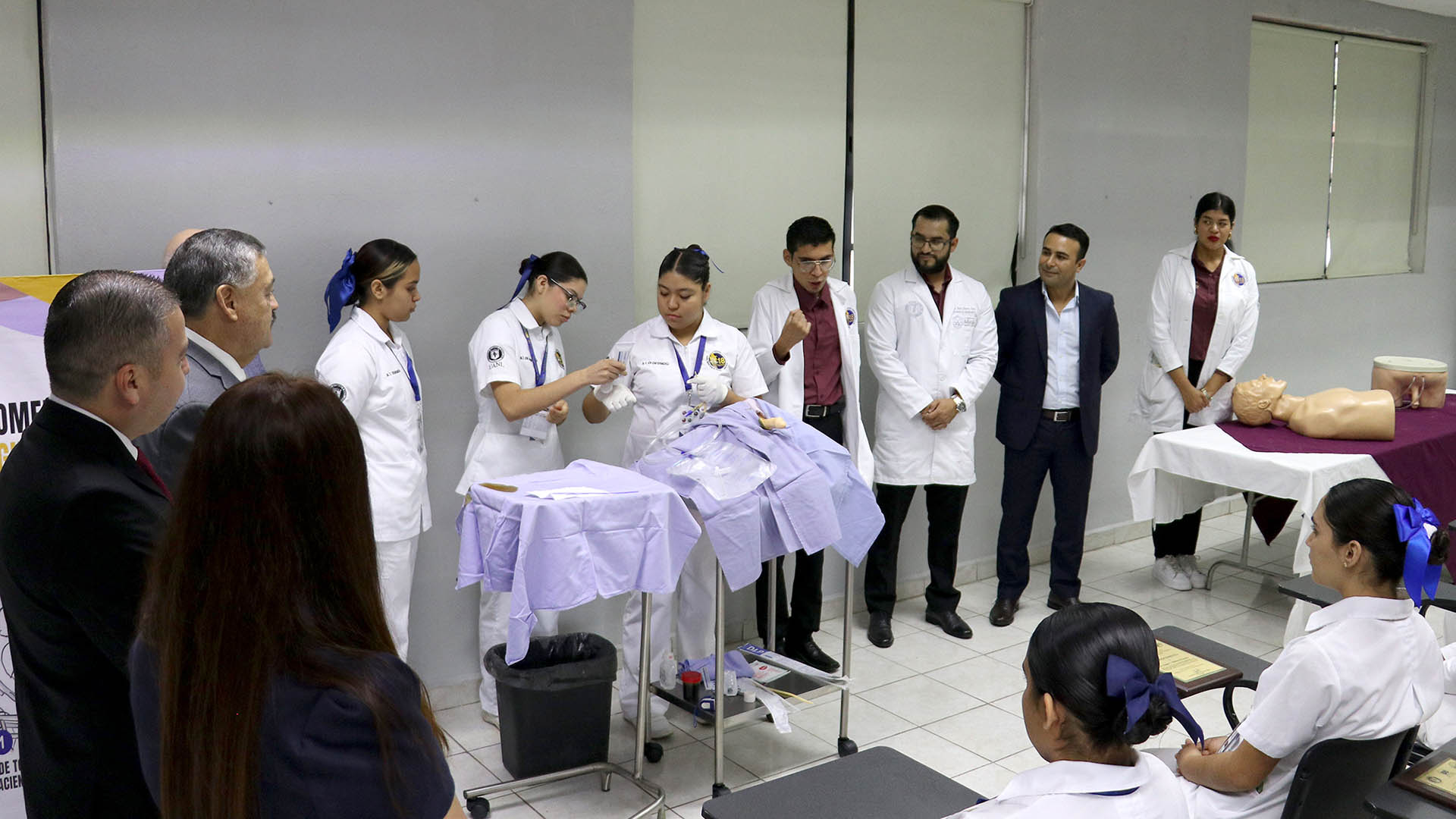 Renuevan espacios en la Preparatoria 18 en su cincuenta aniversario