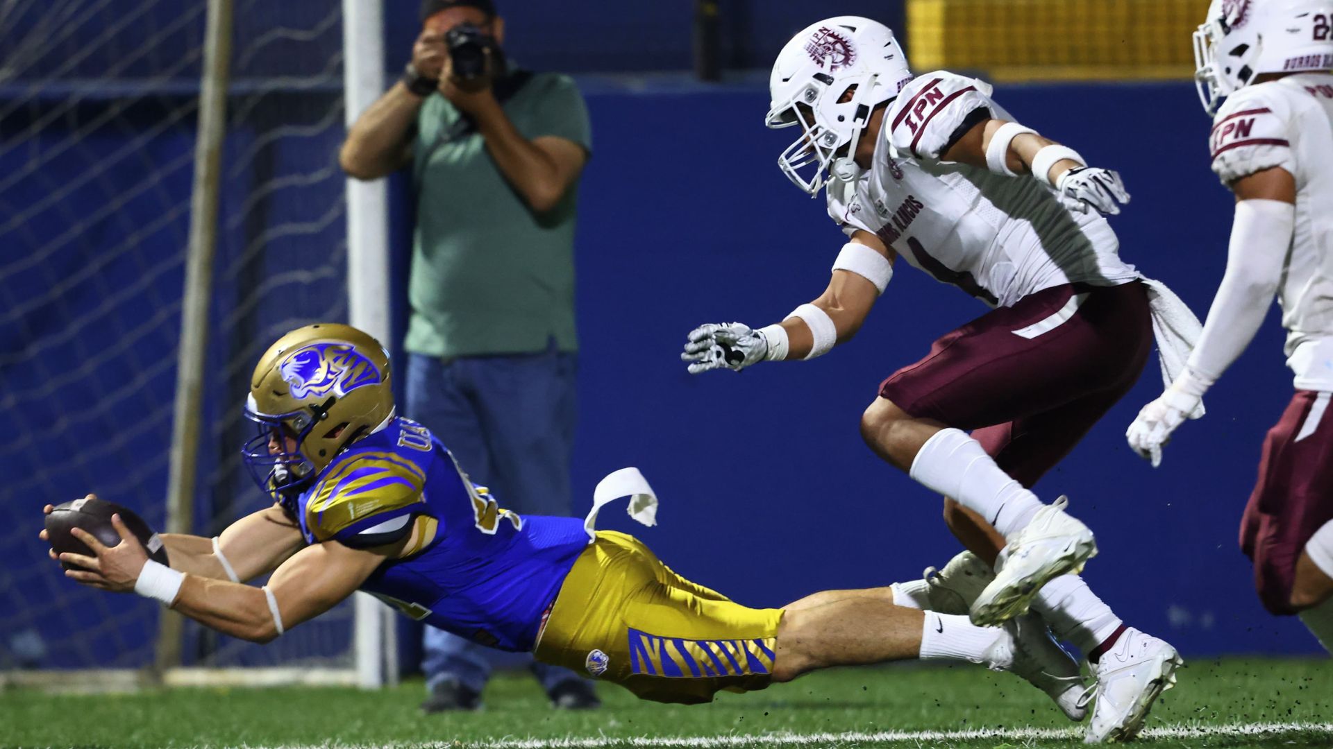 Auténticos Tigres en semifinales de ONEFA