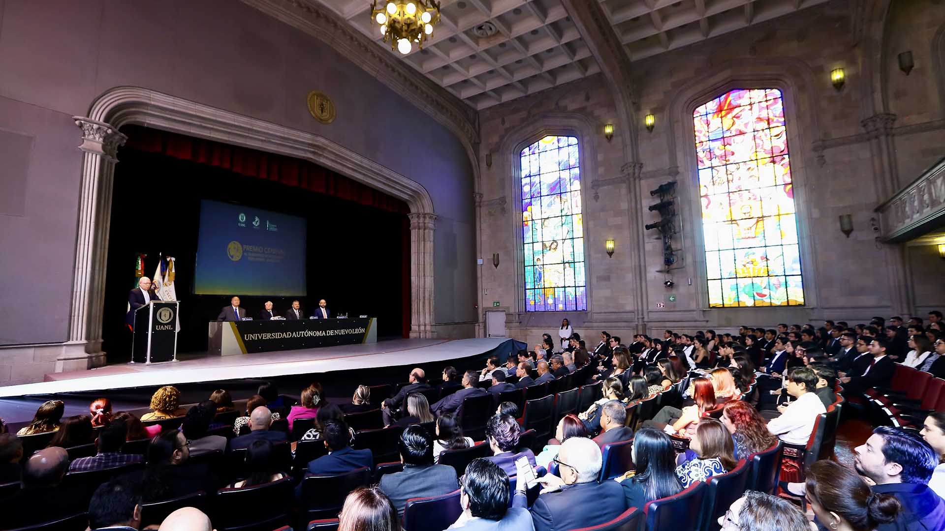 Premia Ceneval excelencia de 206 alumnos de la UANL