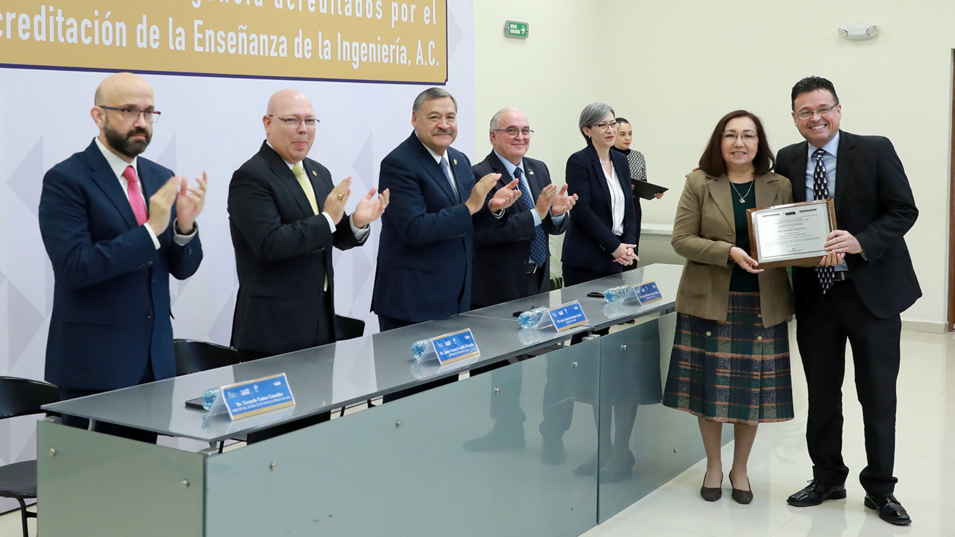 Acredita CACEI ocho programas de ingeniería de la UANL