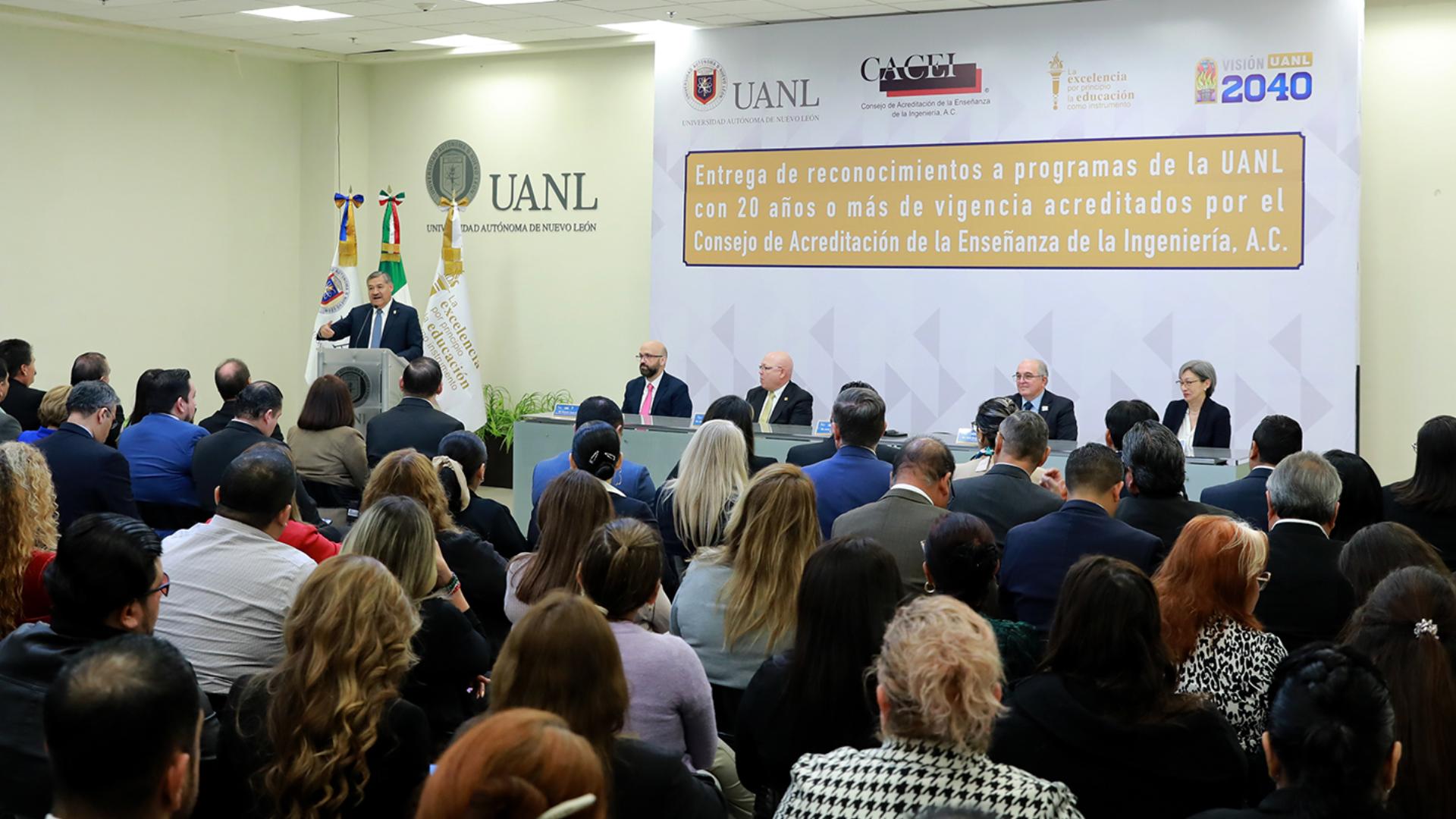 Acredita CACEI ocho programas de ingeniería de la UANL
