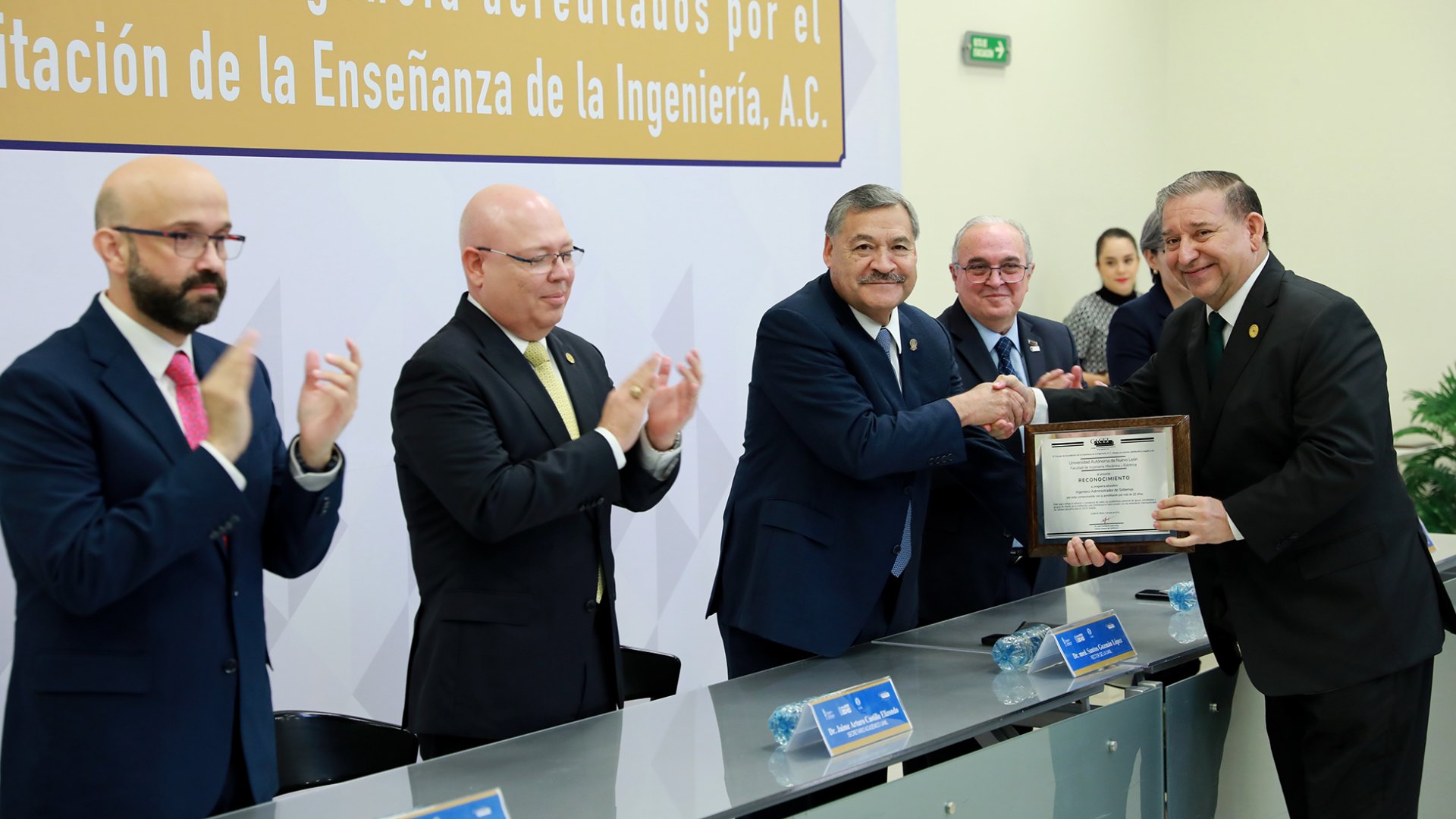 Acredita CACEI ocho programas de ingeniería de la UANL