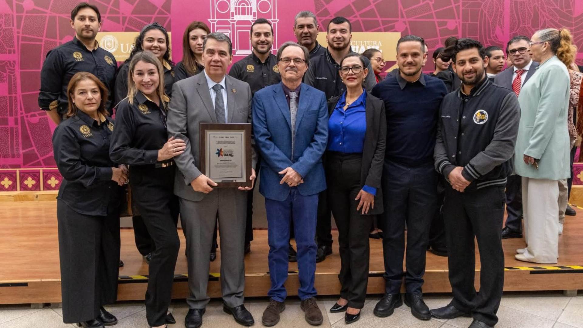 Distinguen a planteles universitarios por su programación cultural
