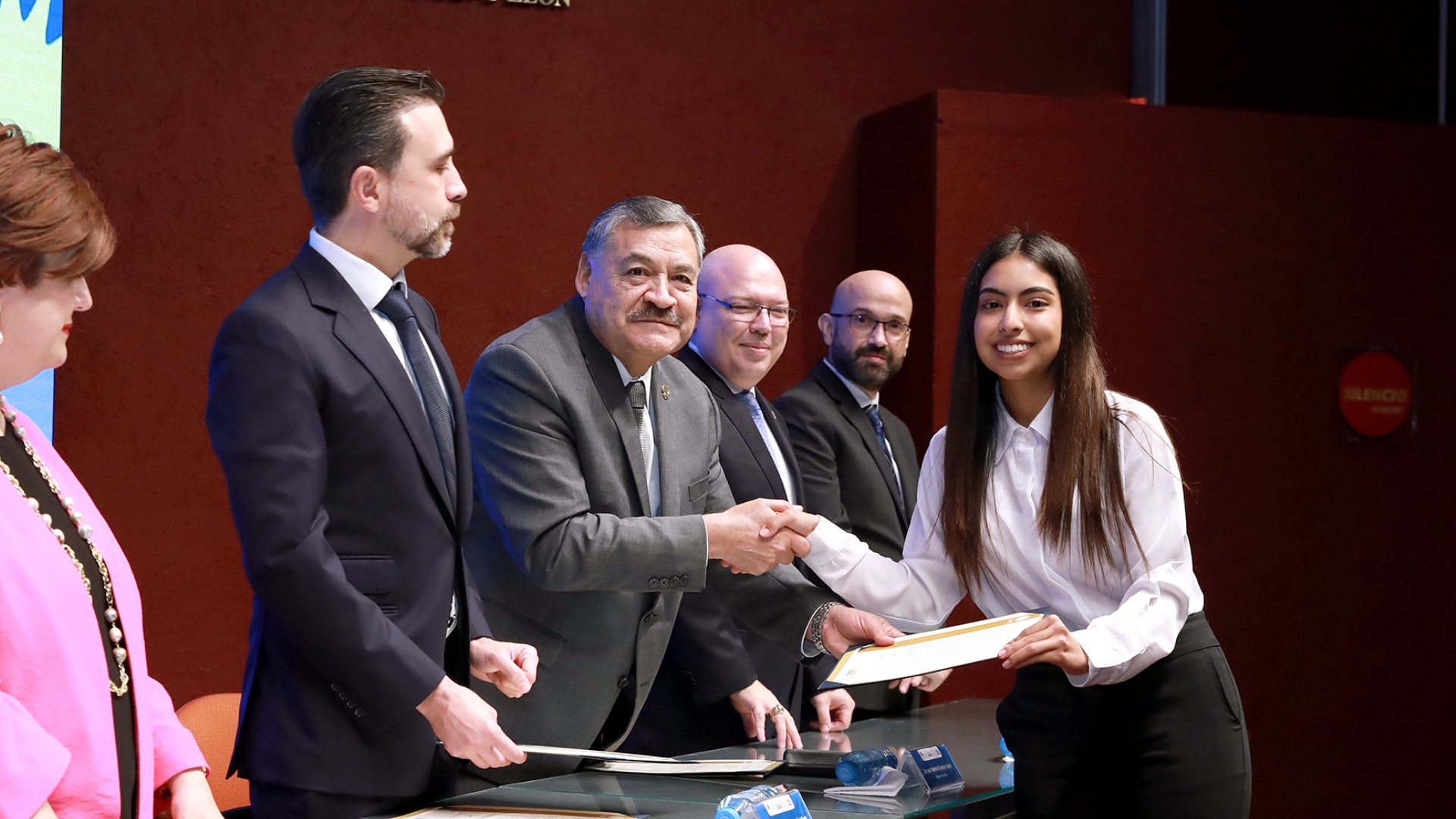 Reconoce UANL iniciativas de bienestar social de sus alumnos