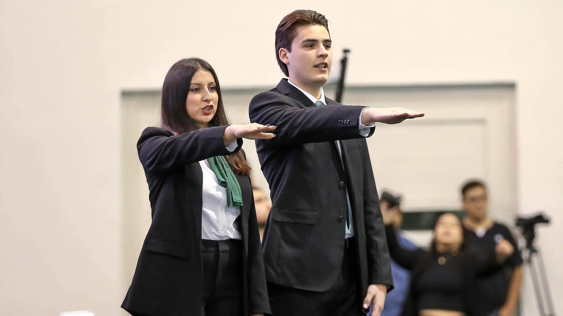 Renuevan en FIME la sociedad de alumnos