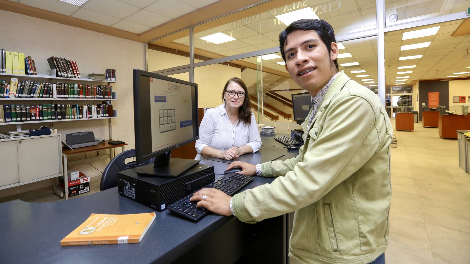 Invitan UANL y RELI a diplomado sobre emprendimiento librero