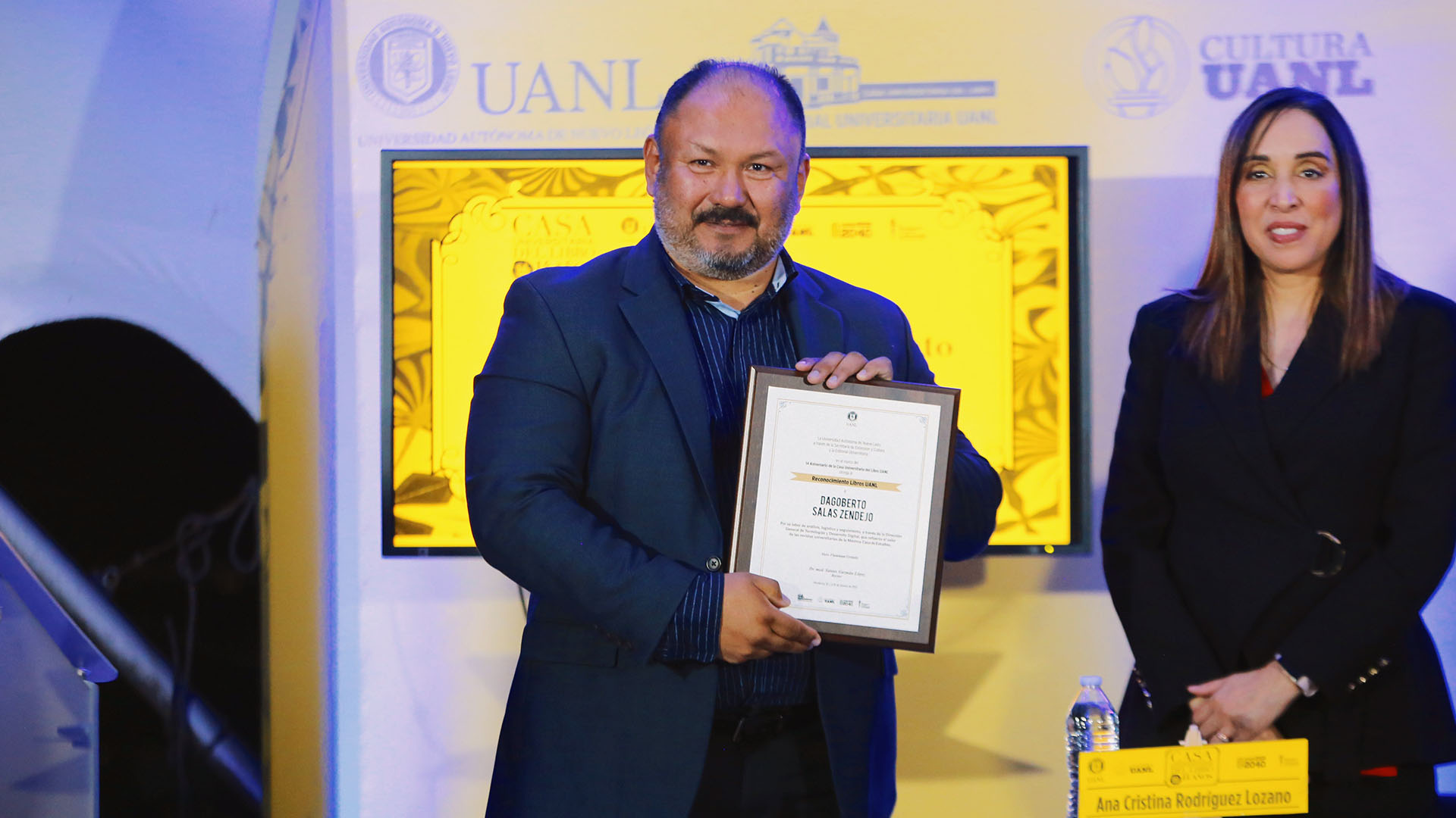 Galardonan labor editorial en la UANL