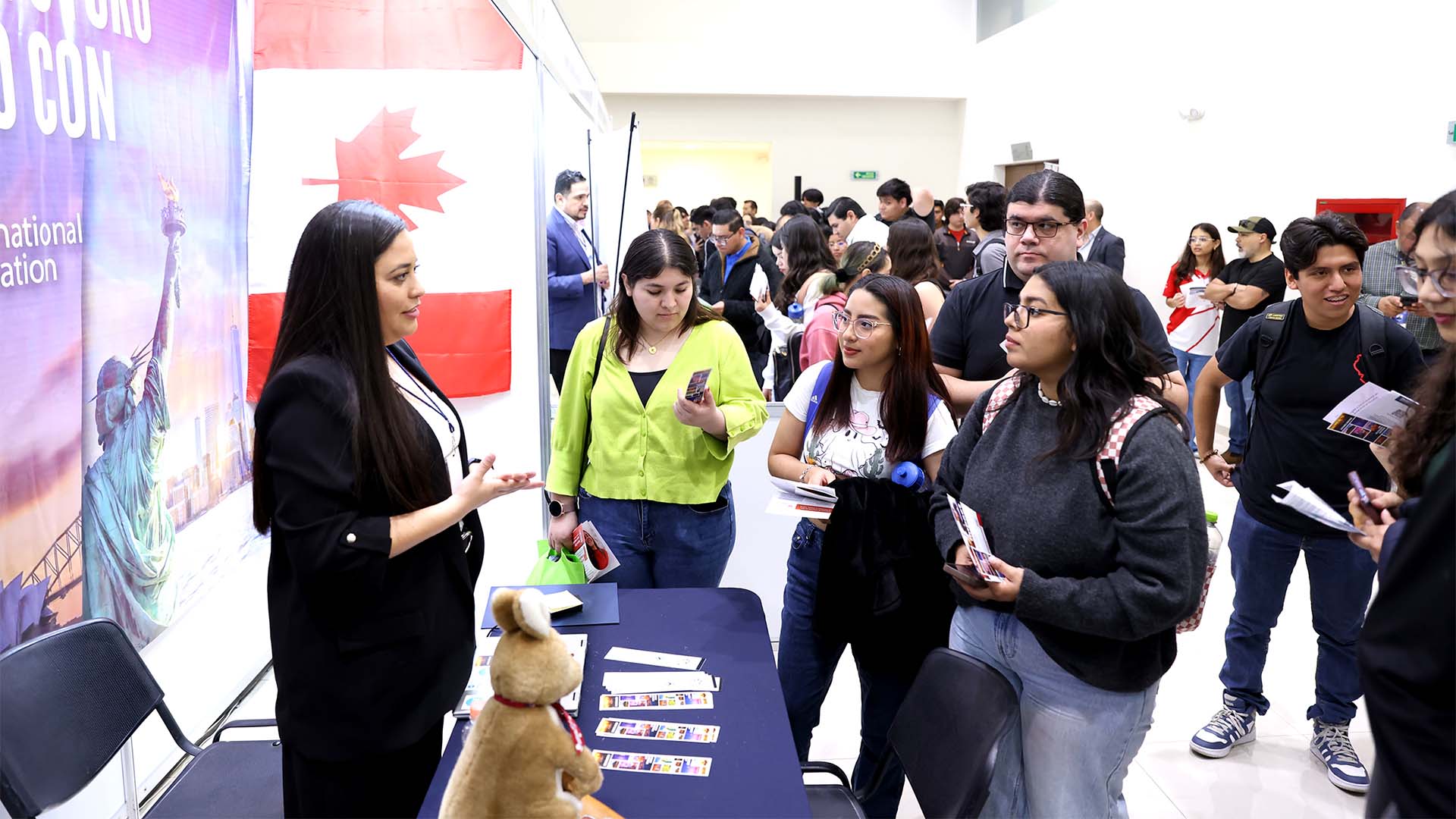 Impulsa UANL internacionalización con macroferia