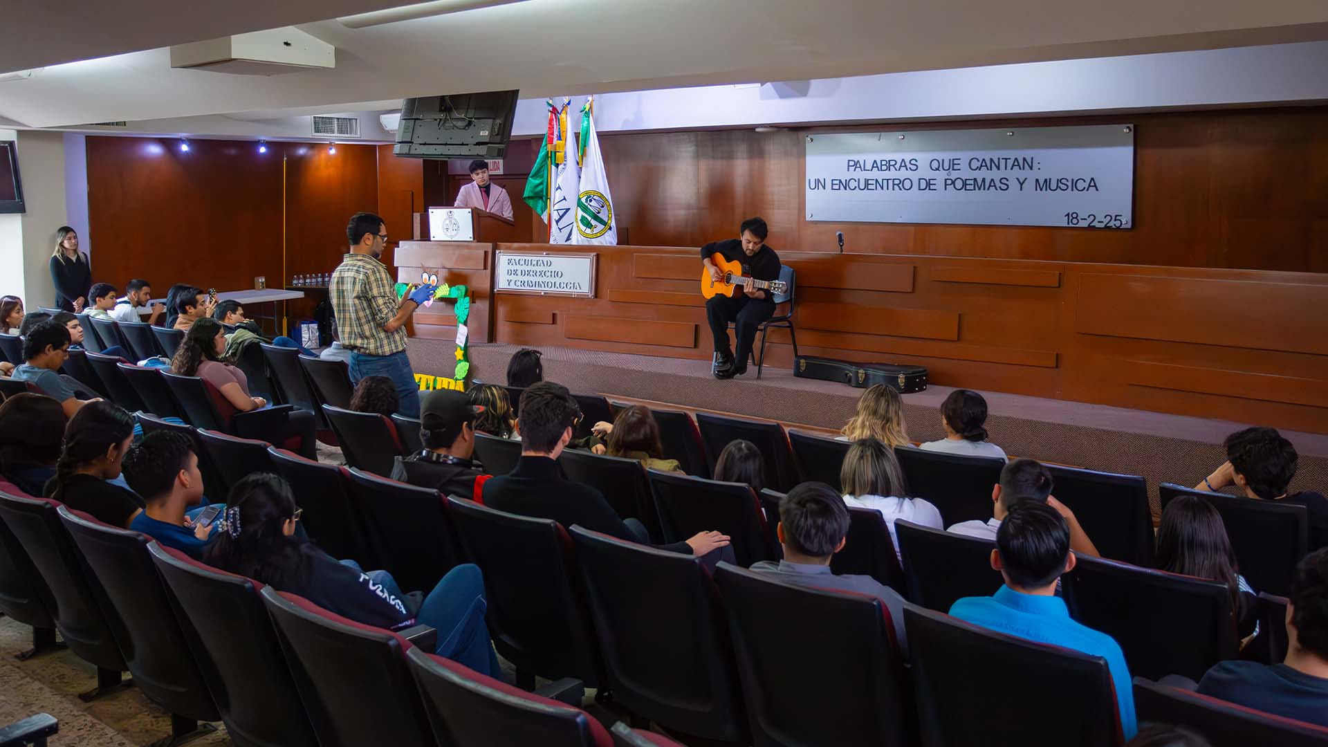 Ameniza El Riqué tarde de música y poesía en FACDYC