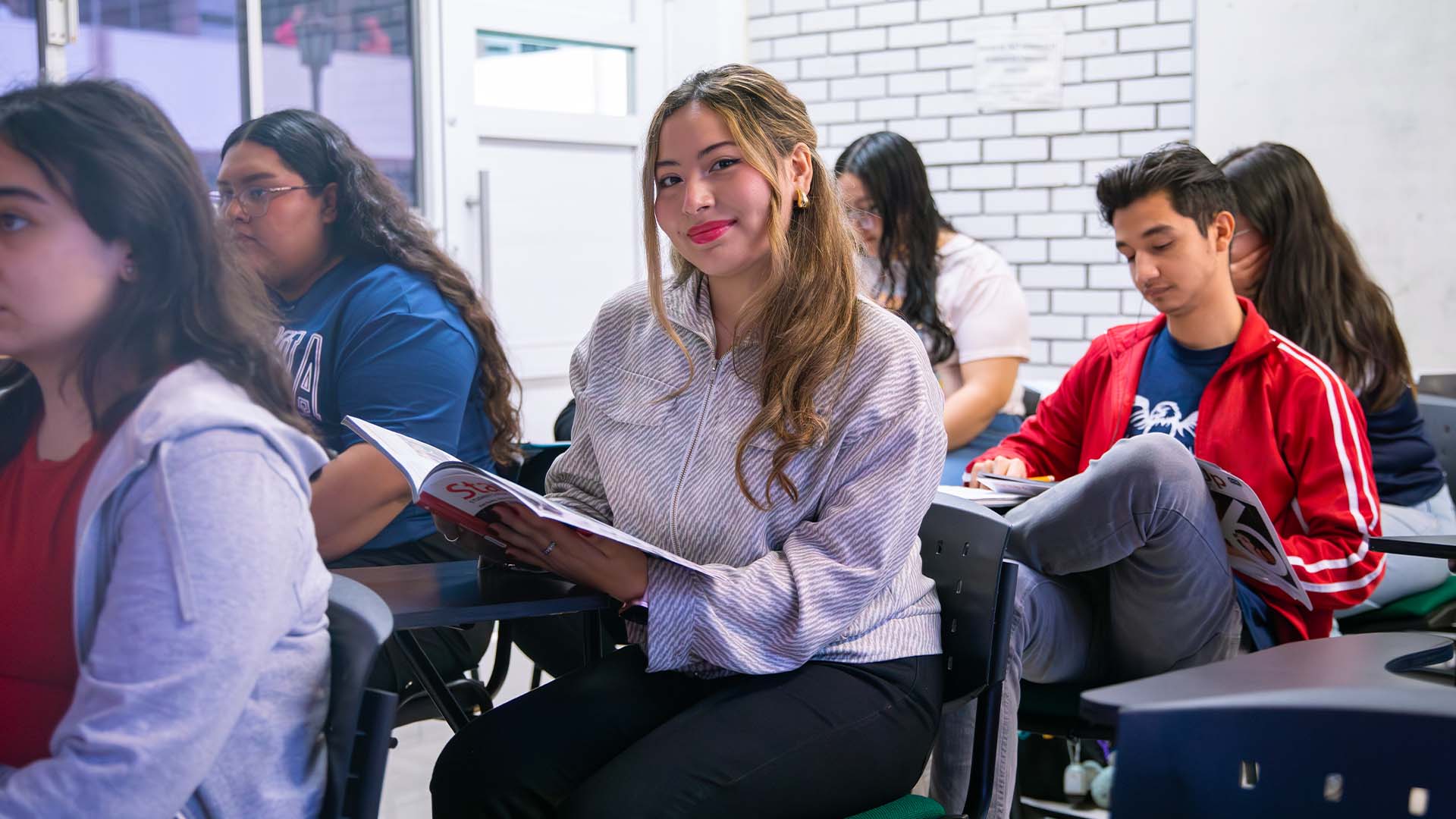 Celebra 35 aniversario Centro de Idiomas de Filosofía y Letras