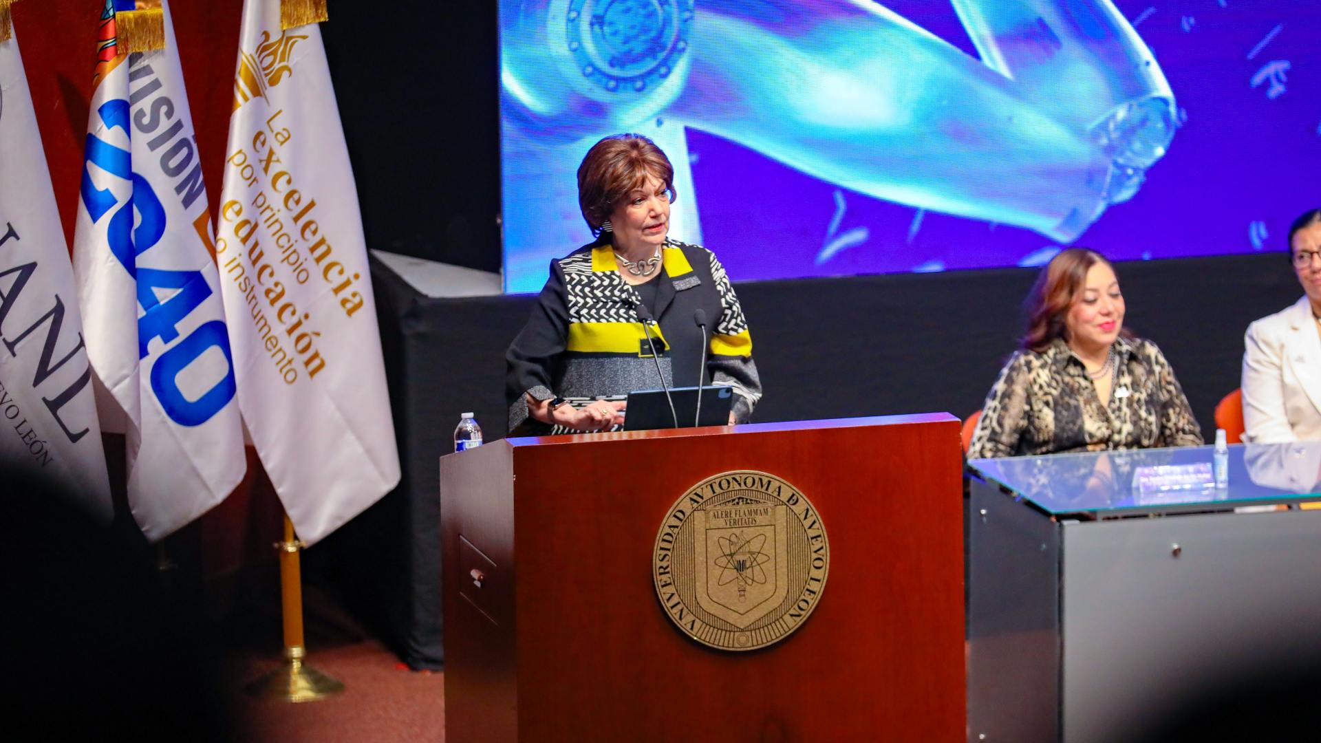 Impulsa UANL a nueva generación de Tecnolochicas