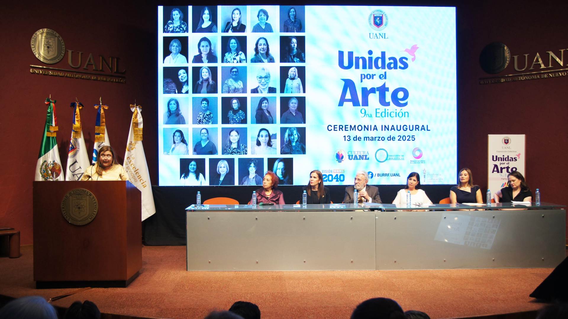 Une arte a mujeres en exposición de la BURRF
