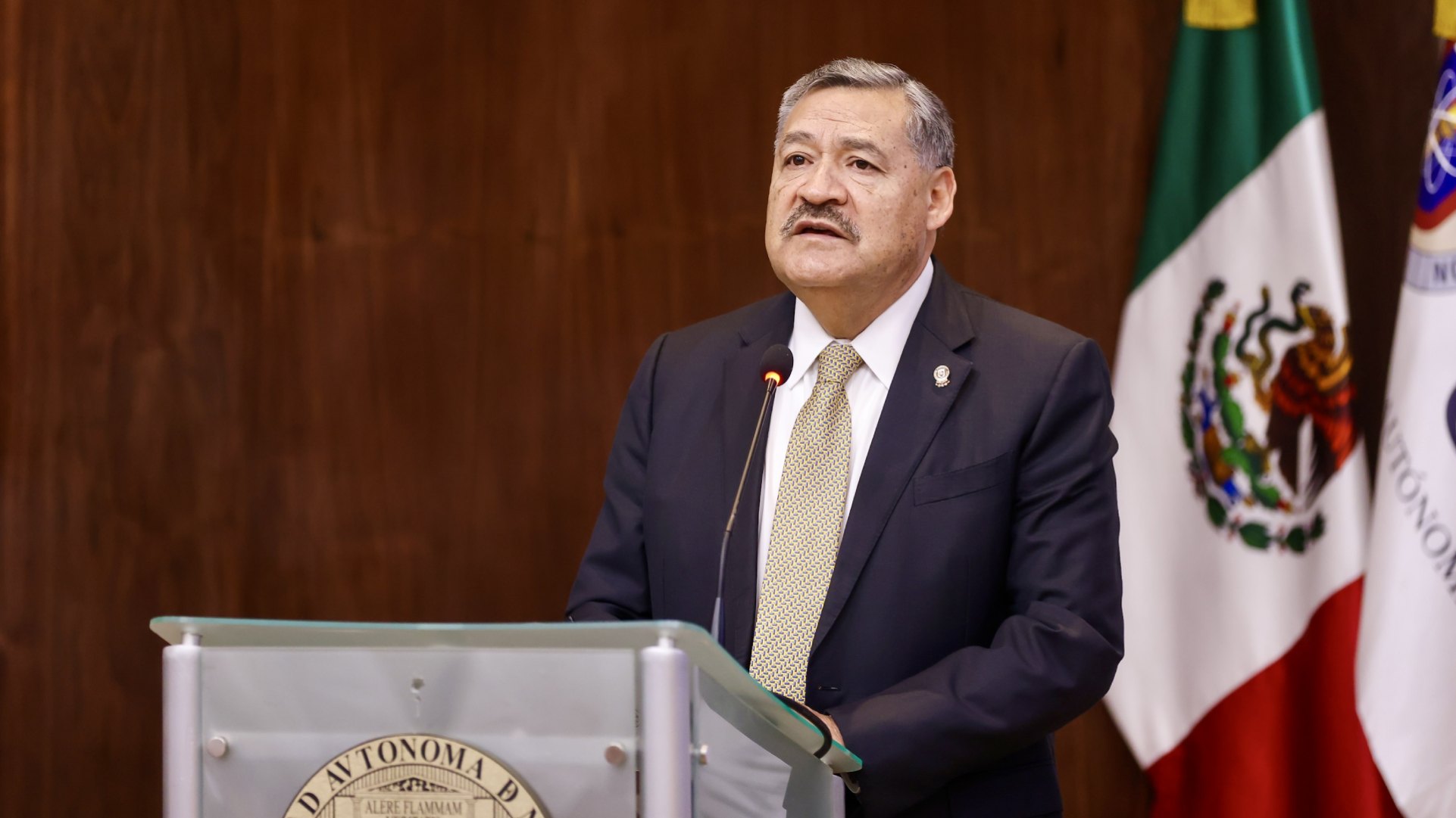 Firma UANL convenio internacional sobre oncología radioterápica