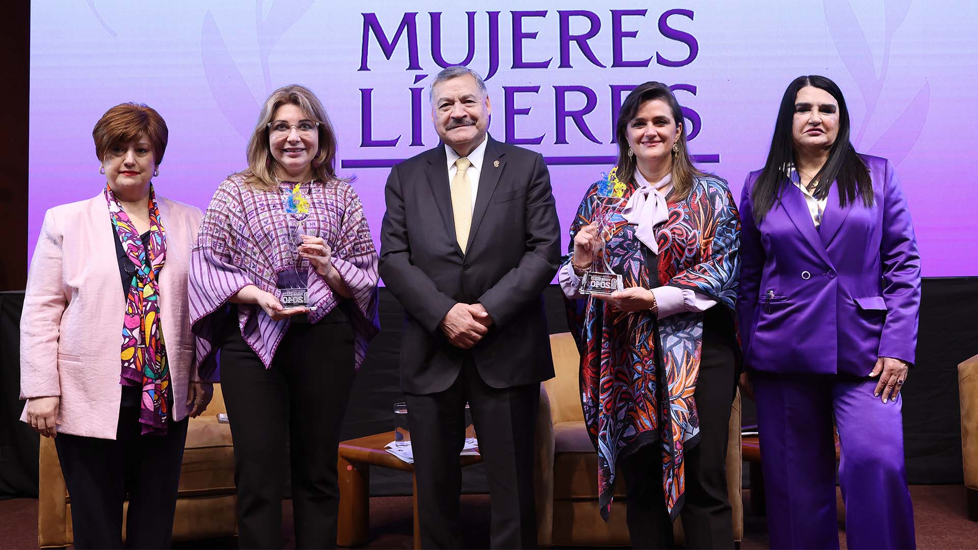 UANL organiza foro sobre mujeres líderes