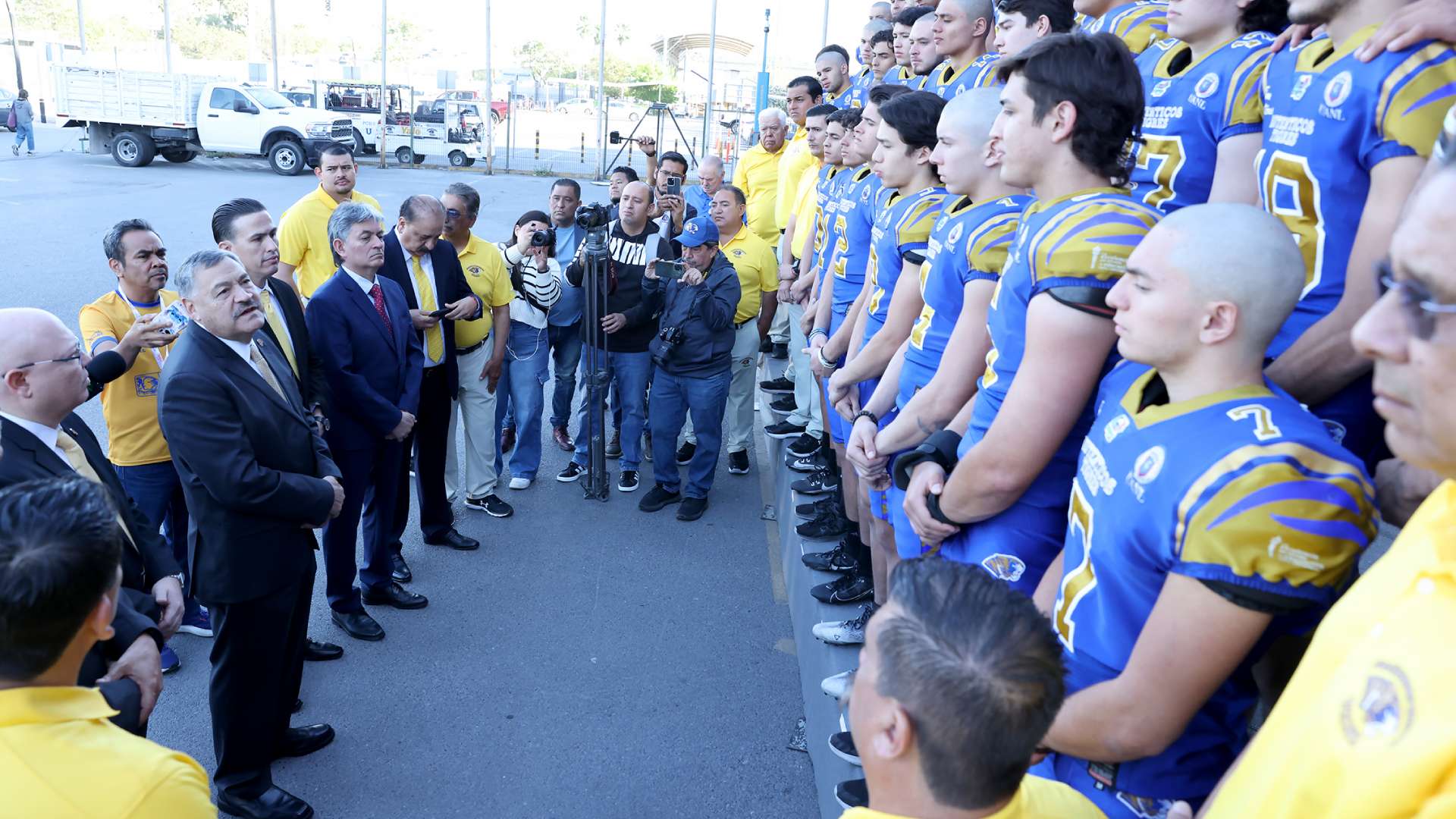 Presenta Auténticos Intermedia equipo que defenderá el campeonato de la ONEFA