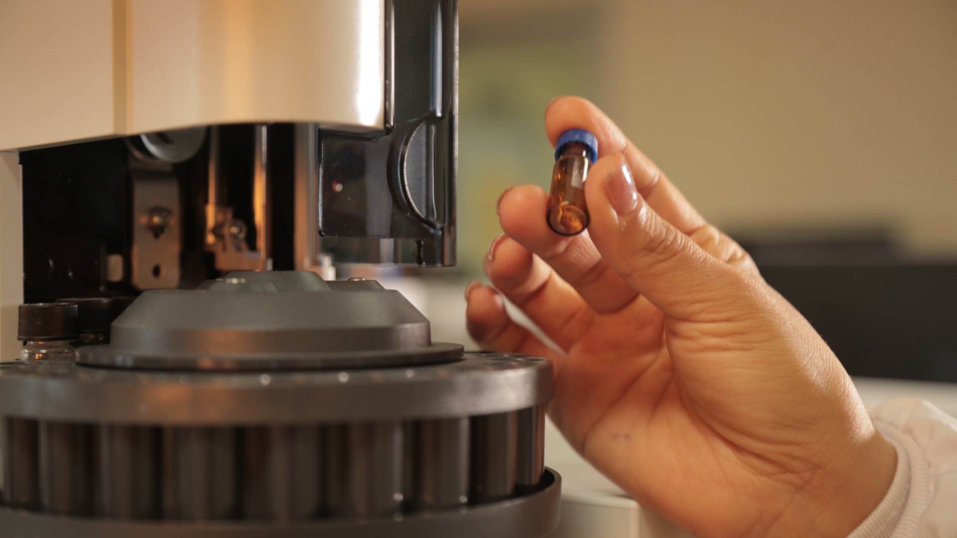 Desarrollan técnicas para eliminar nanoplásticos del agua