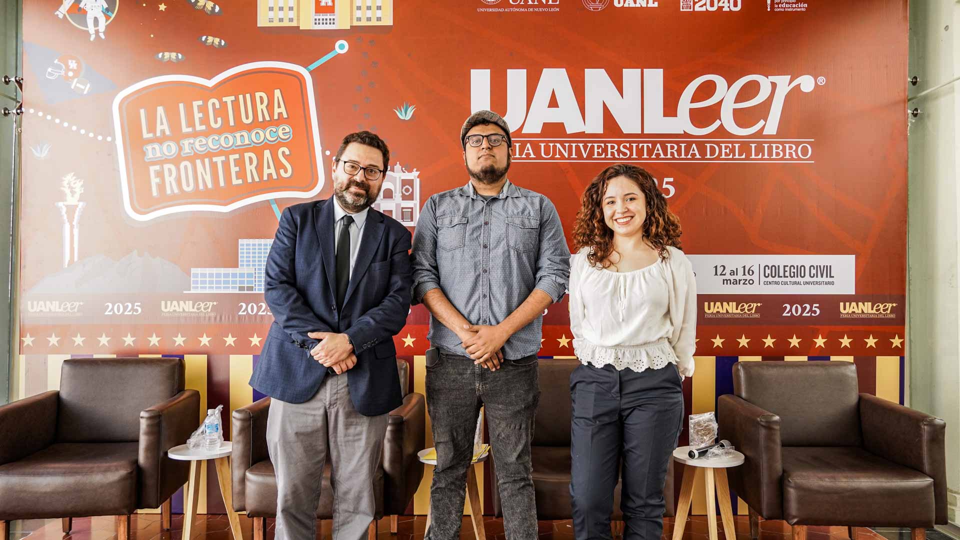 Organizan café literario sobre "Aquí Vamos"