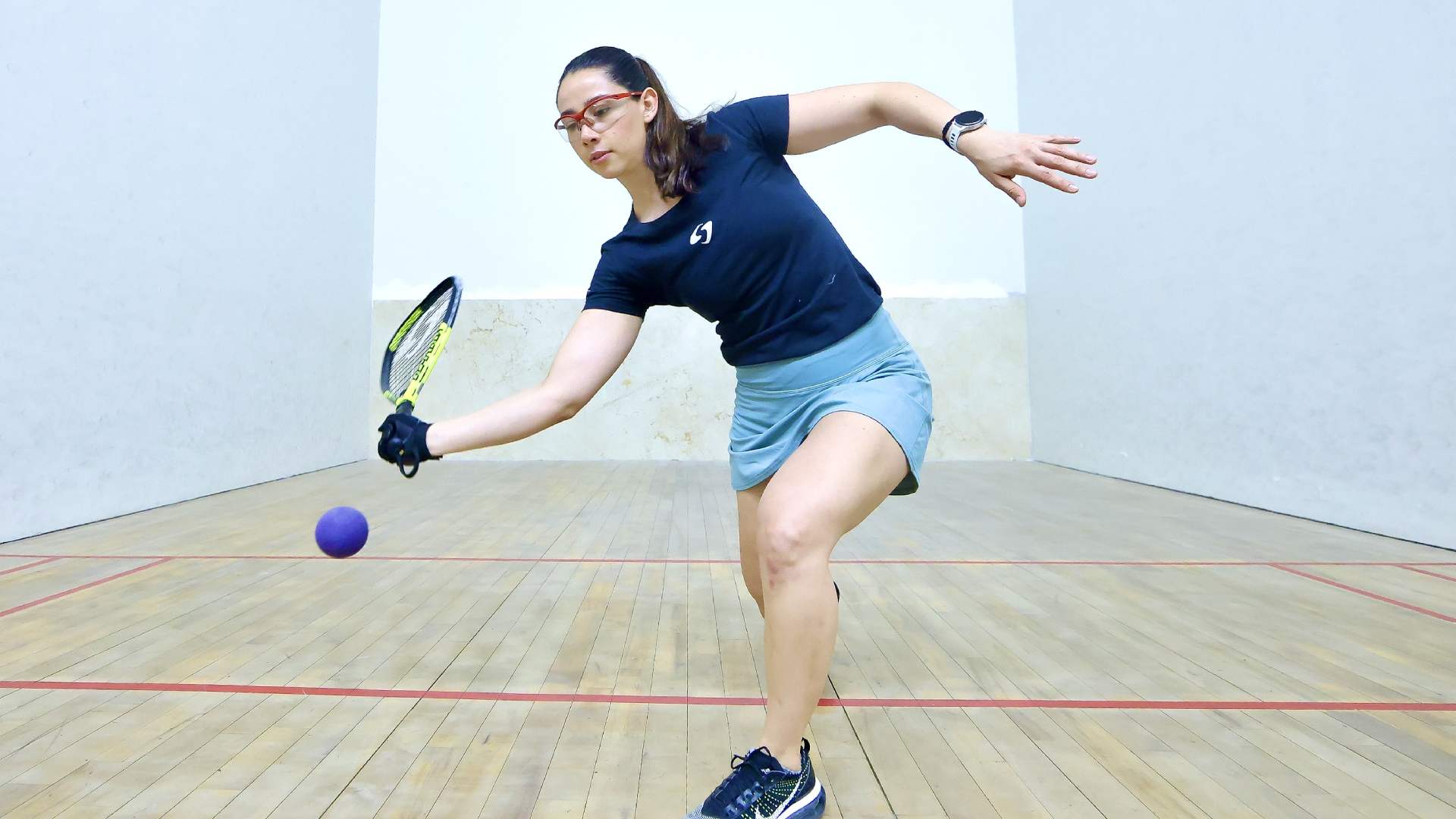 Aplica disciplina del raquetbol a su vida