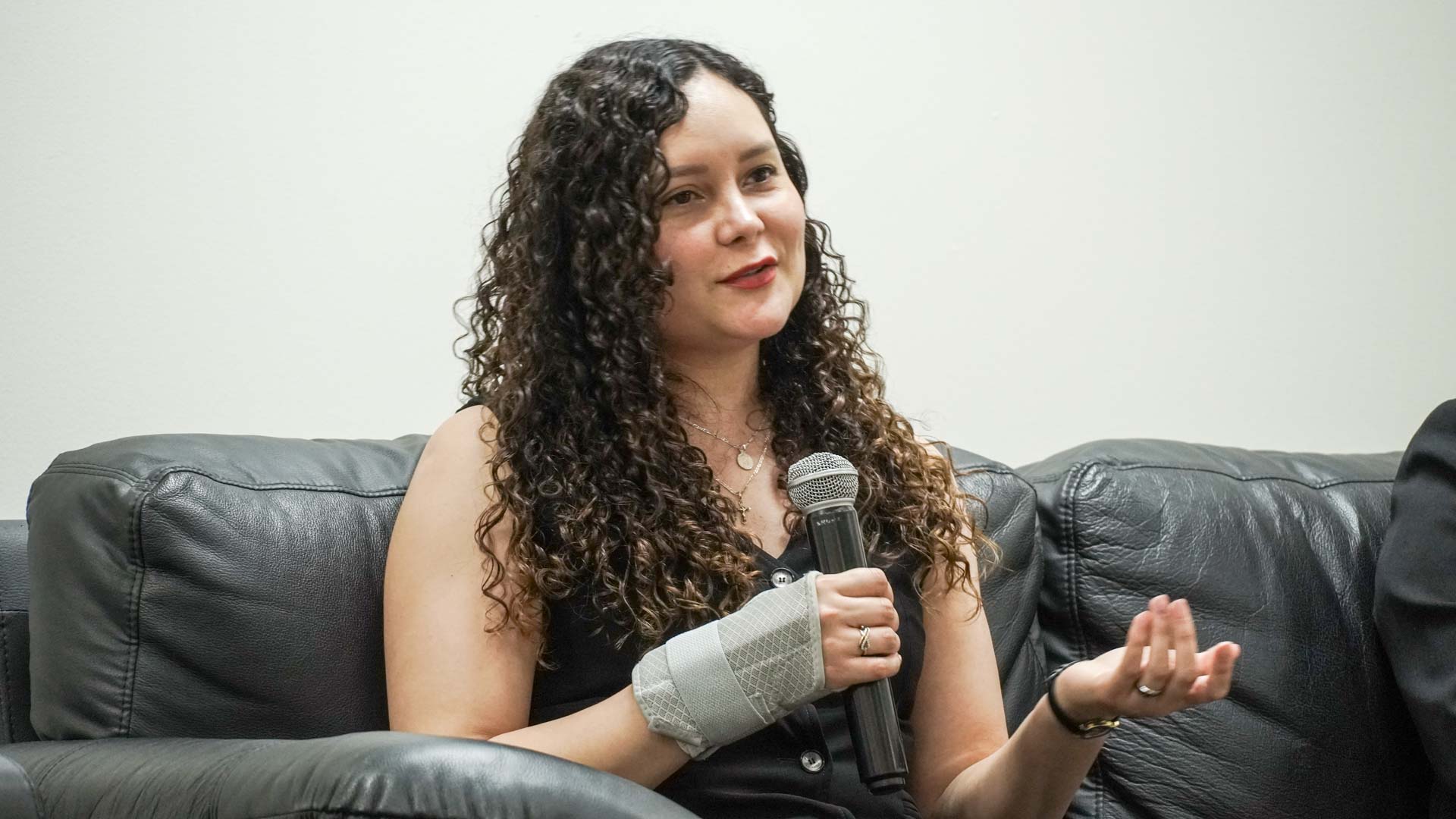 Realiza FCFM panel “Mujer más allá de la ciencia”
