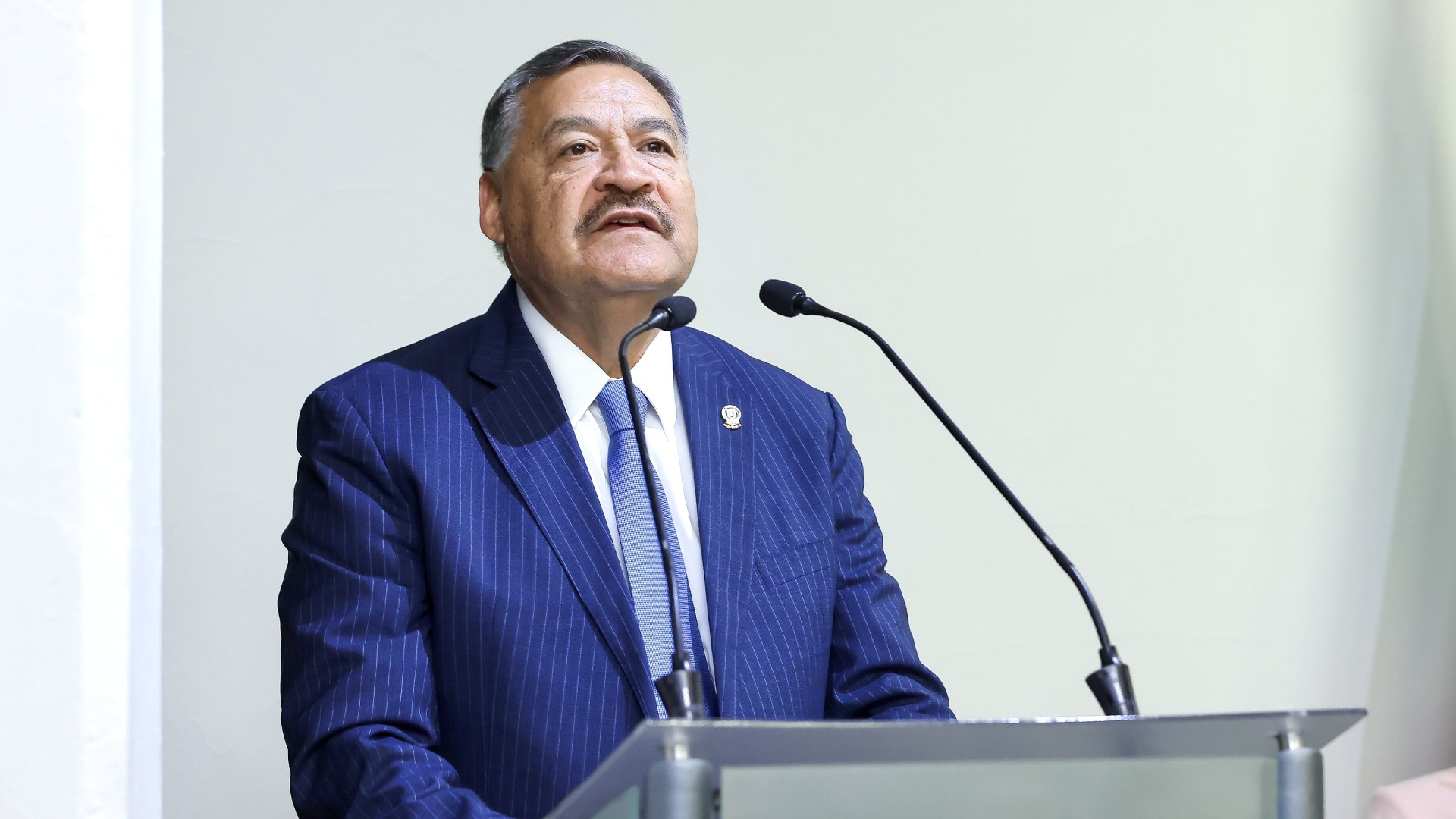 Dirigirá Víctor Almaguer la Preparatoria 13 hasta el año 2028