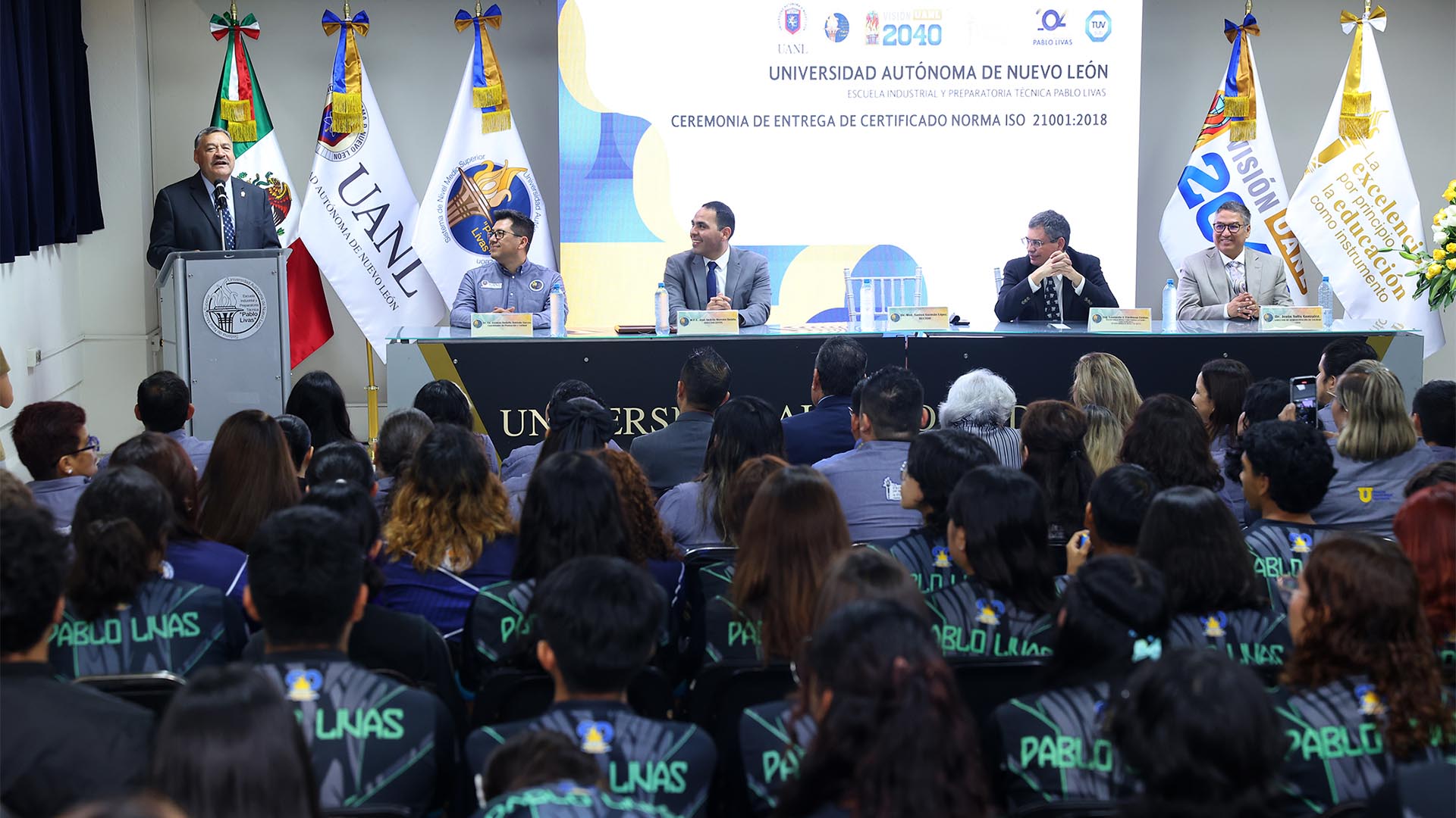 Preparatoria Pablo Livas celebra aniversario 104