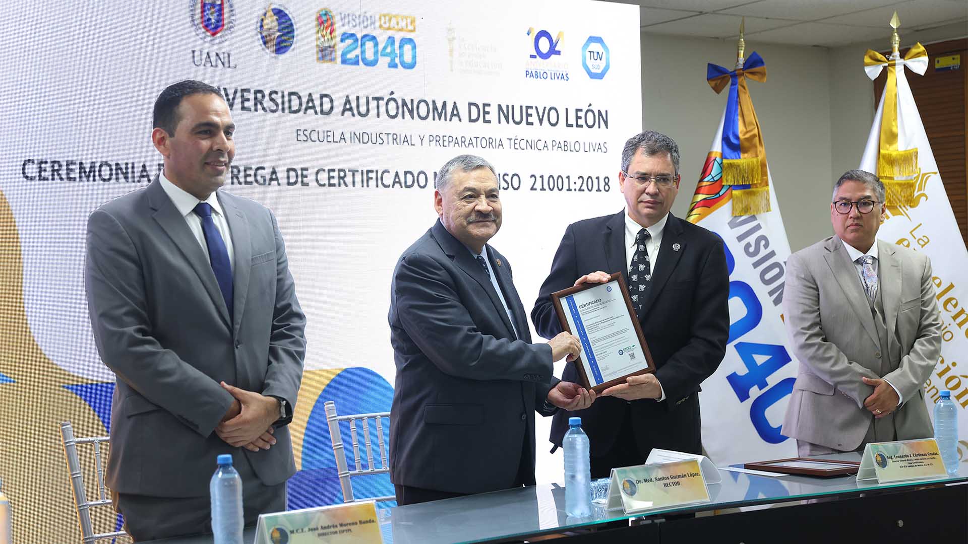Preparatoria Pablo Livas celebra aniversario 104