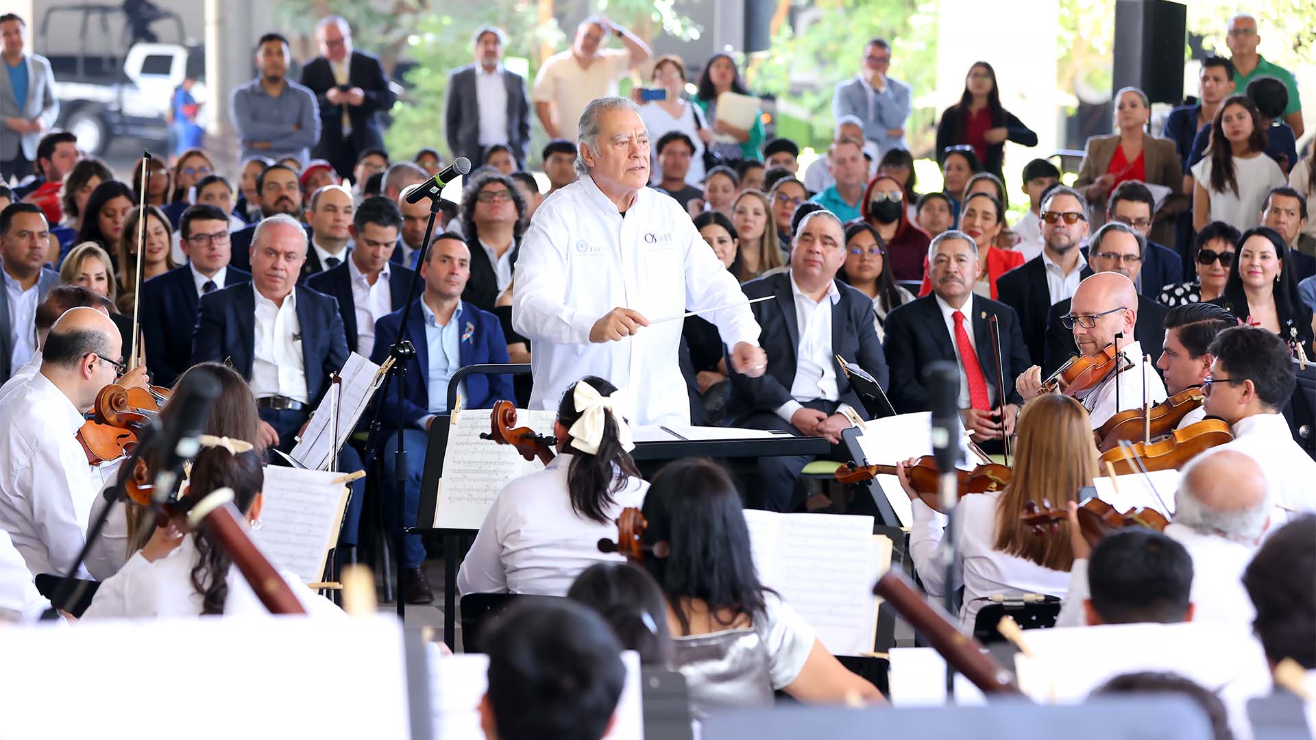 Congreso de Nuevo León reconoce a la OSUANL