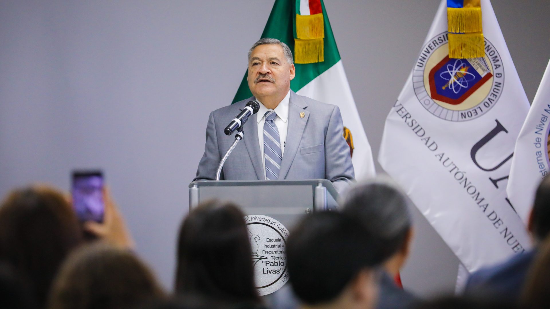 Inaugura UANL centro evaluador de competencias laborales