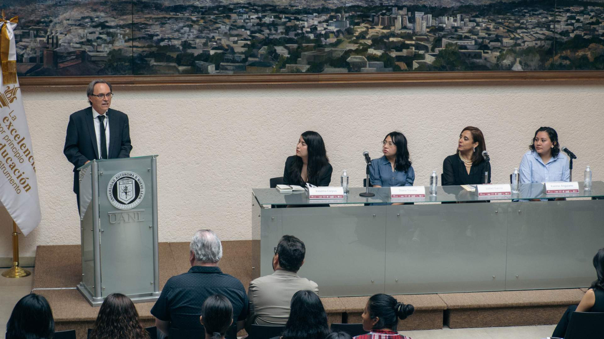 Festejan Día Internacional del Libro en la Capilla Alfonsina