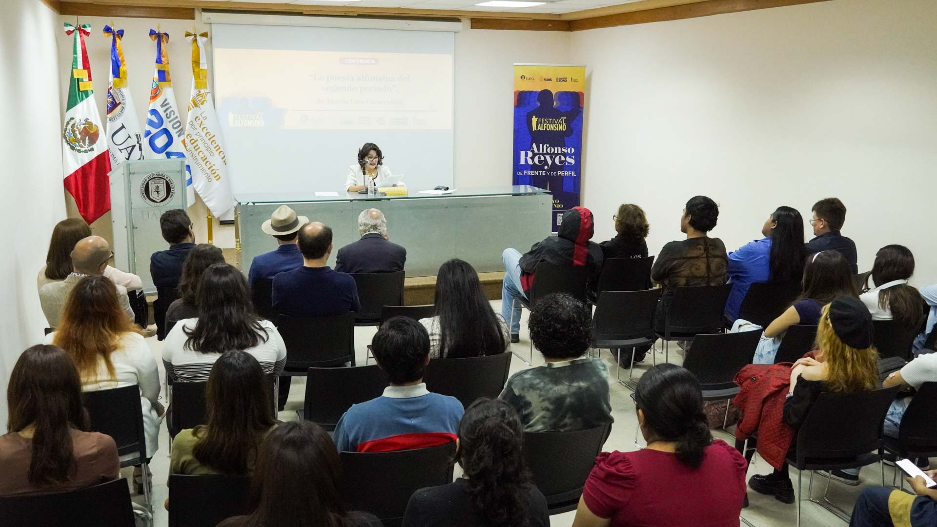 Develan rasgos del segundo periodo de la poesía alfonsina