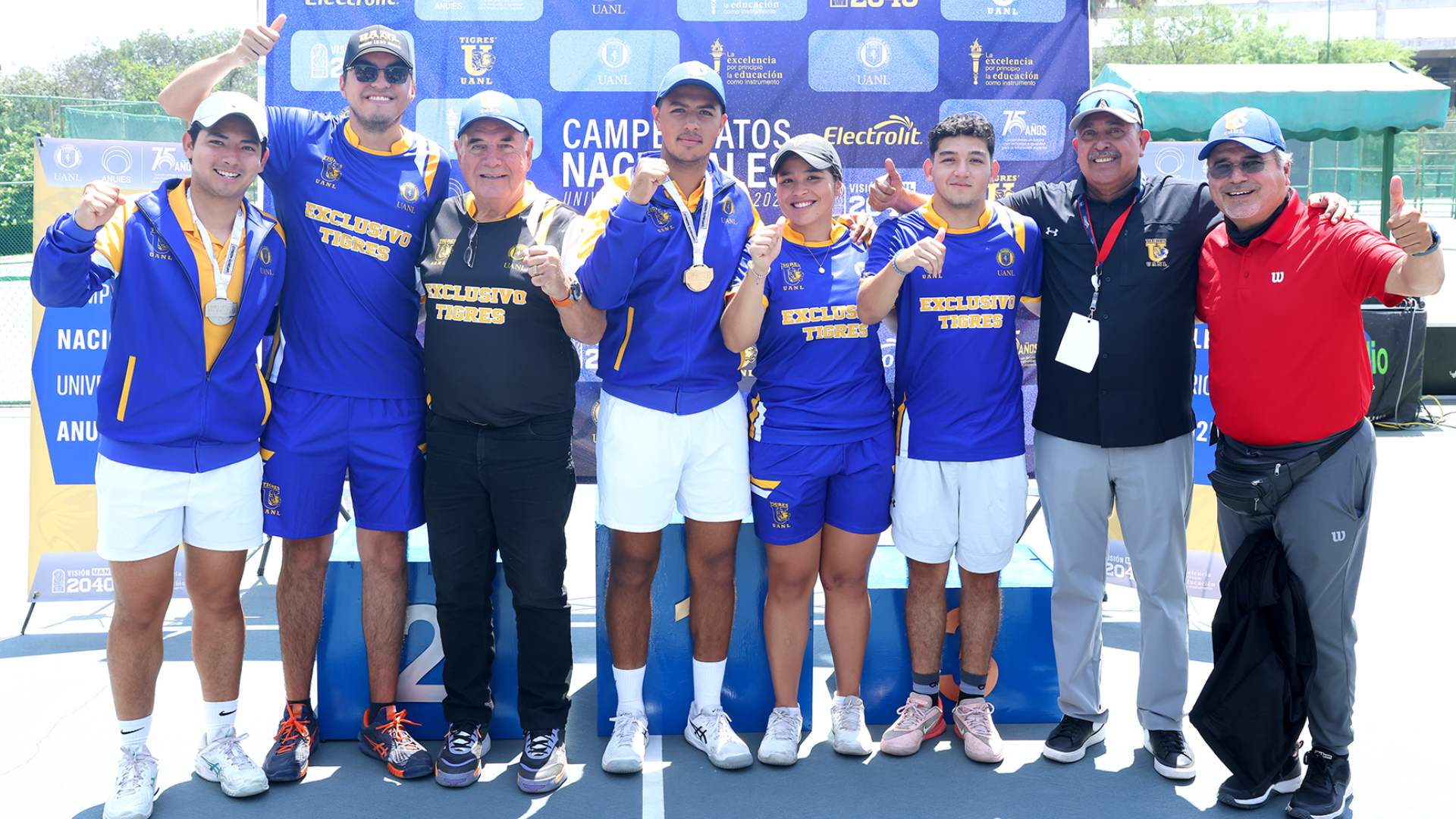 Emiliano Aguilera hace historia en el tenis de la UANL