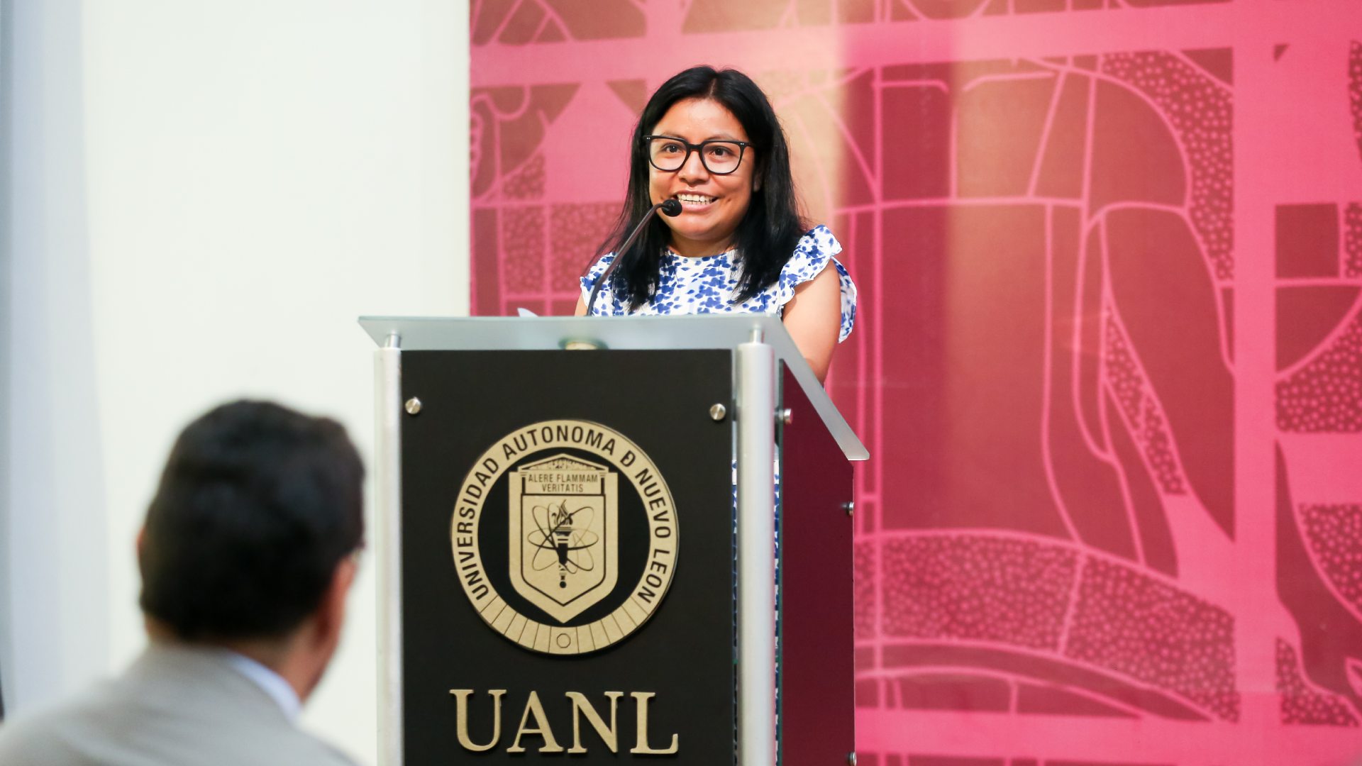 Dan a Sandra Martínez Premio Nacional de Cuento José Alvarado
