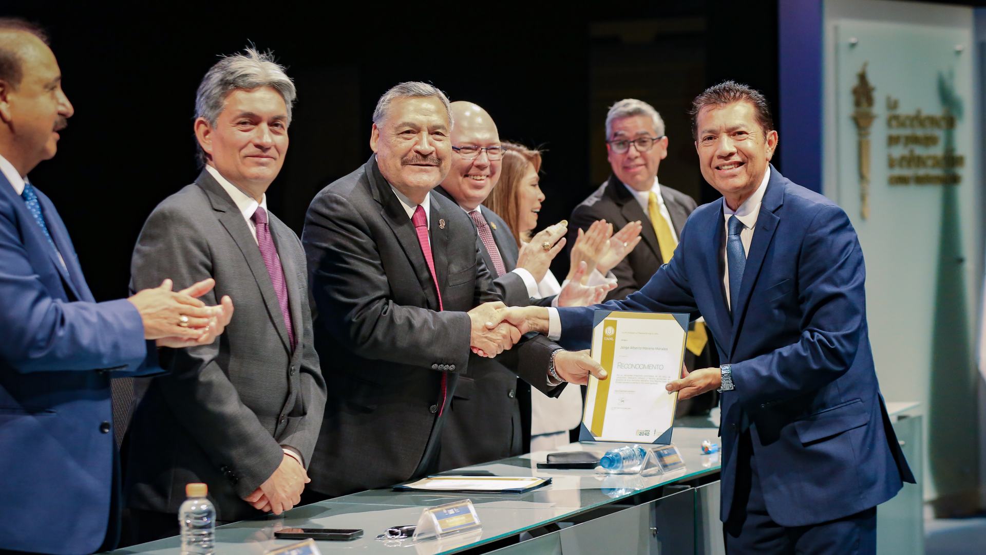 Reconoce Universidad trayectoria de más de 500 trabajadores