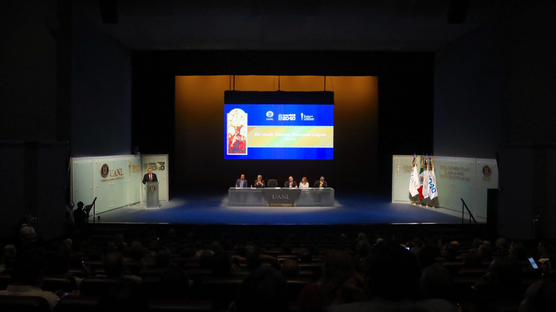 Reconoce Universidad trayectoria de más de 500 trabajadores