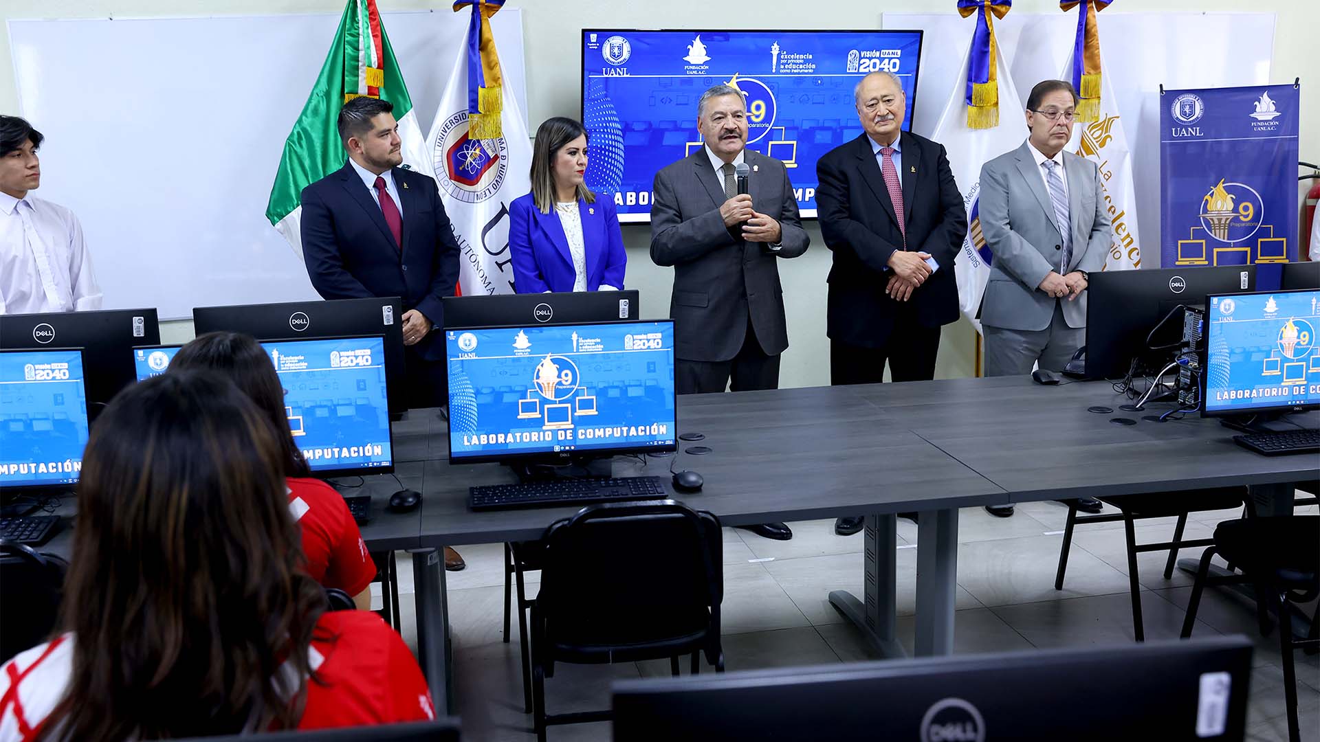 Inaugura Rector espacios de la Preparatoria 9