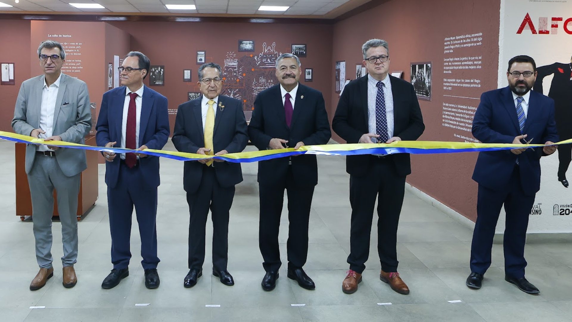 Exhibe UANL colección personal de Alfonso Reyes
