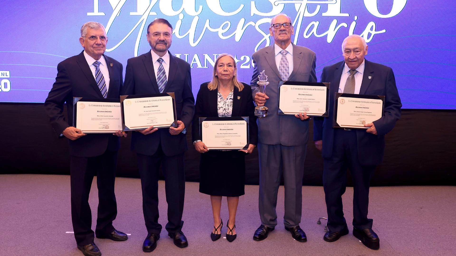 Reconoce UANL a docentes con una trayectoria ejemplar